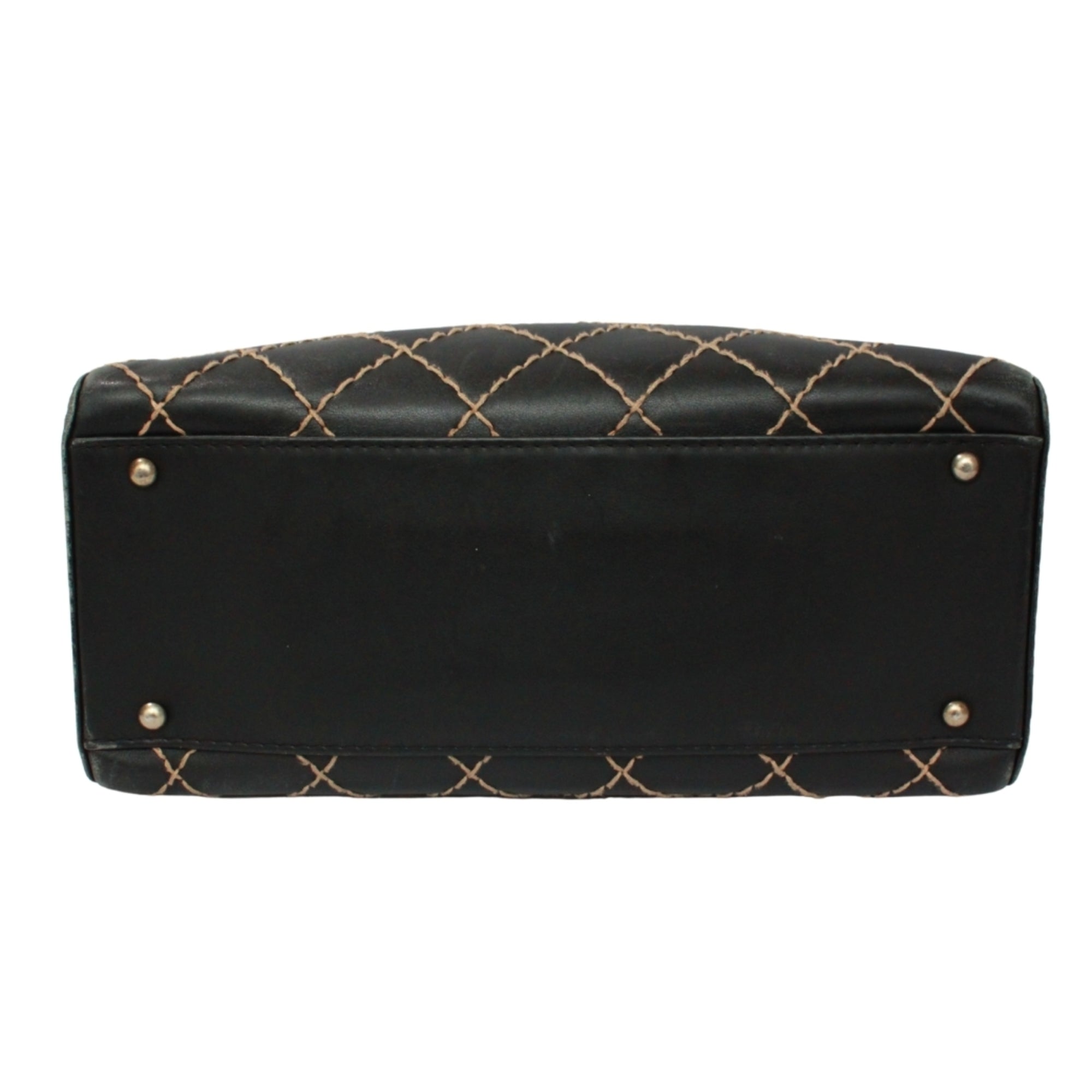 Chanel Black Leather Handbag (Pre-Owned)