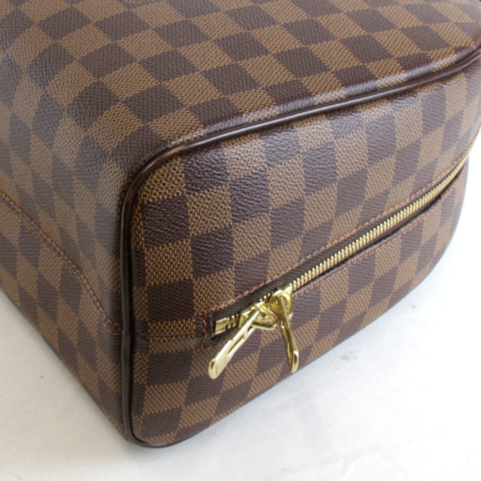 Louis Vuitton Damier Brown Damier Canvas Handbag (Pre-Owned)