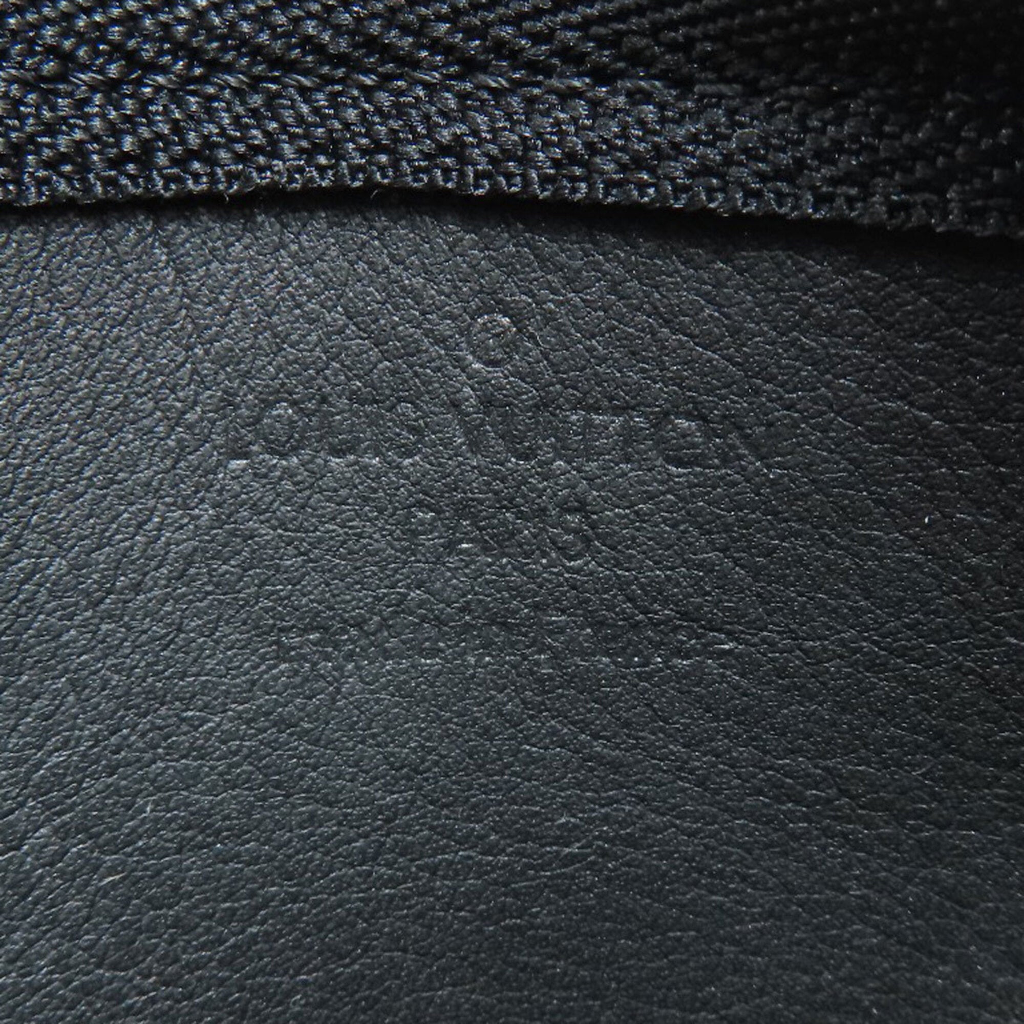 Louis Vuitton Noir Leather Pochette (Pre-Owned)