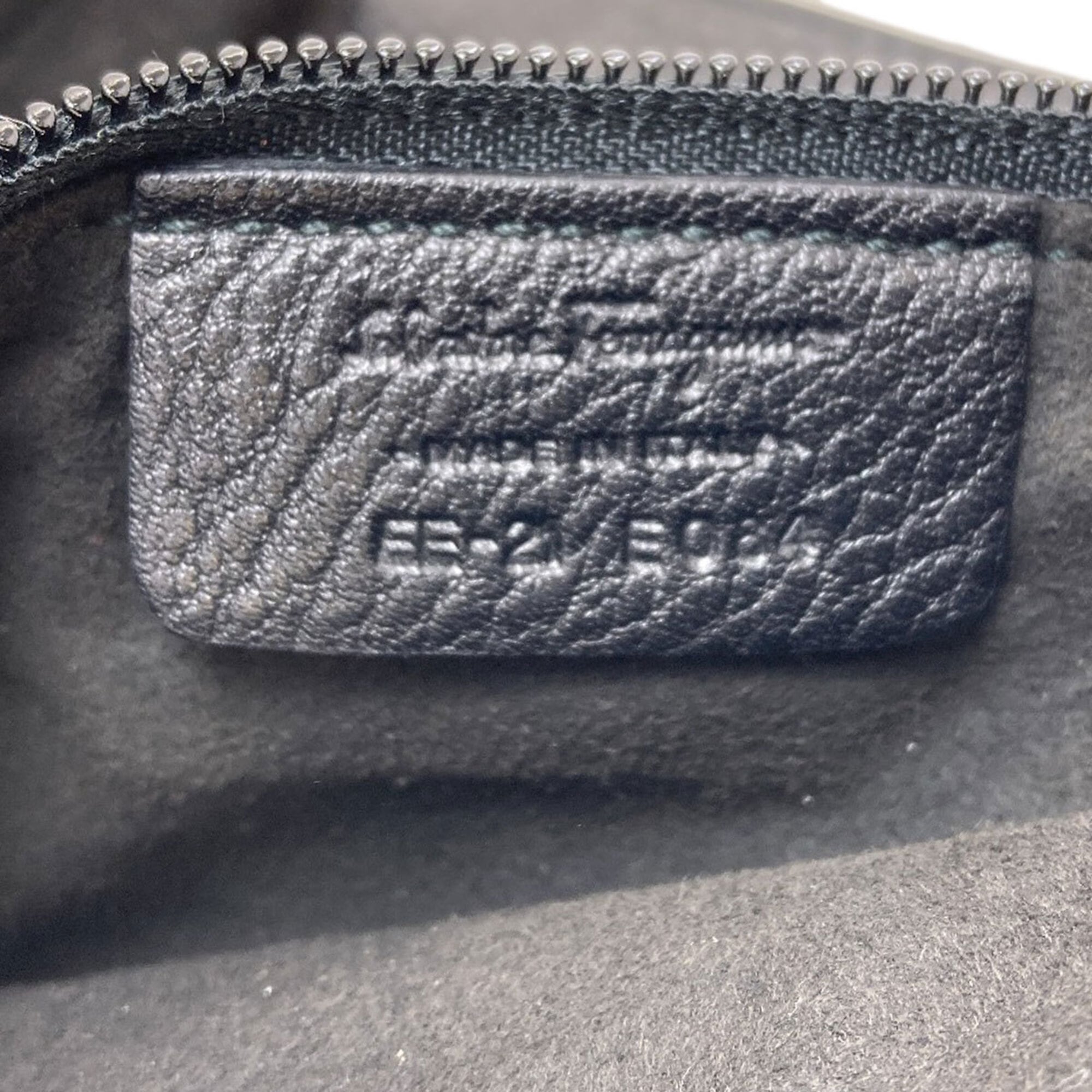 Salvatore Ferragamo Gancini Black White Leather Handbag (Pre-Owned)
