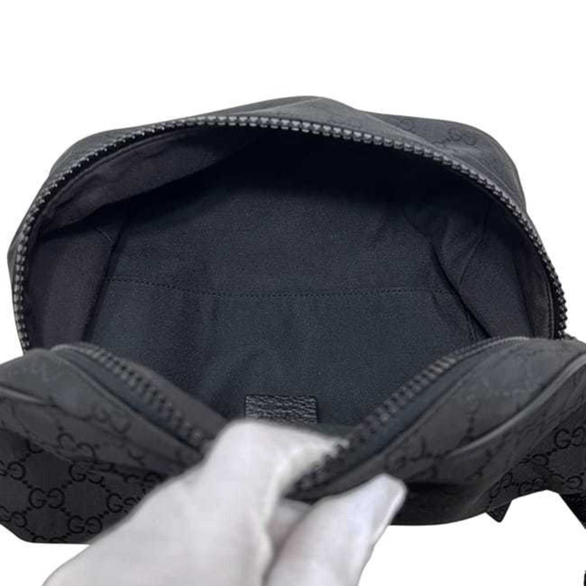 Gucci Black Nylon Fanny Pack Sling Bag (Pre-Owned)