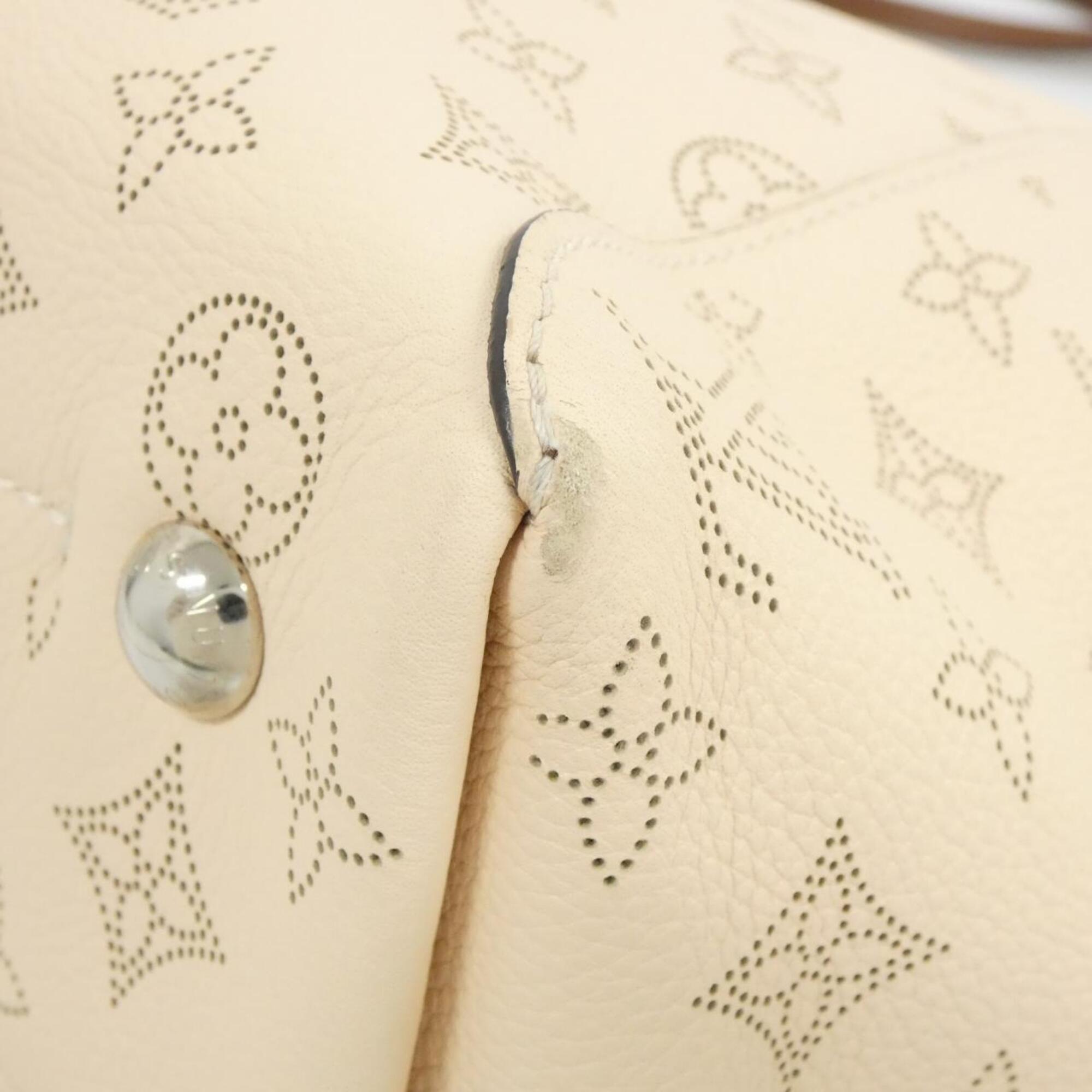 Louis Vuitton Beige Leather Handbag Pouch (Pre-Owned)