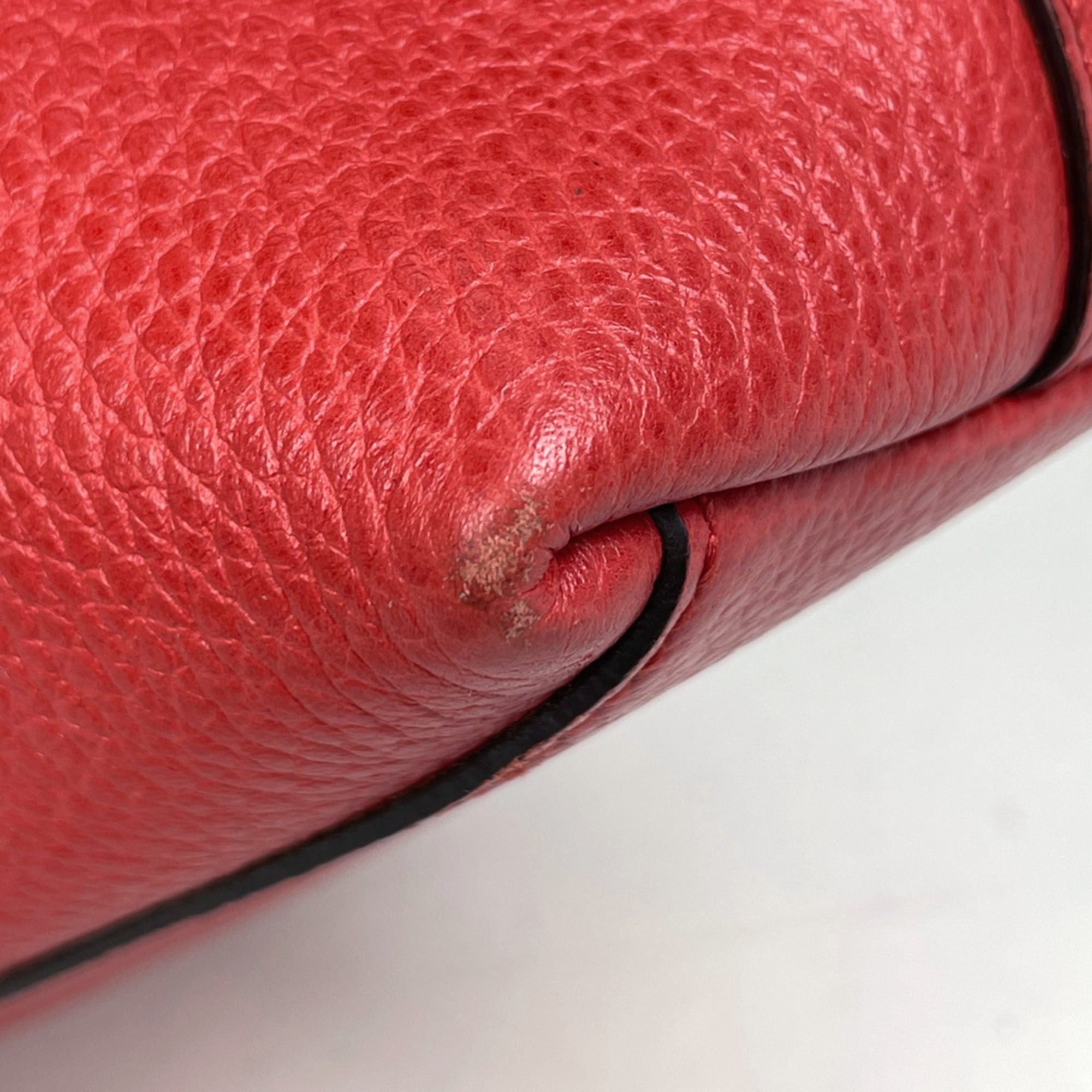 Gucci Red Color Leather Shoulder Bag (Pre-Owned)