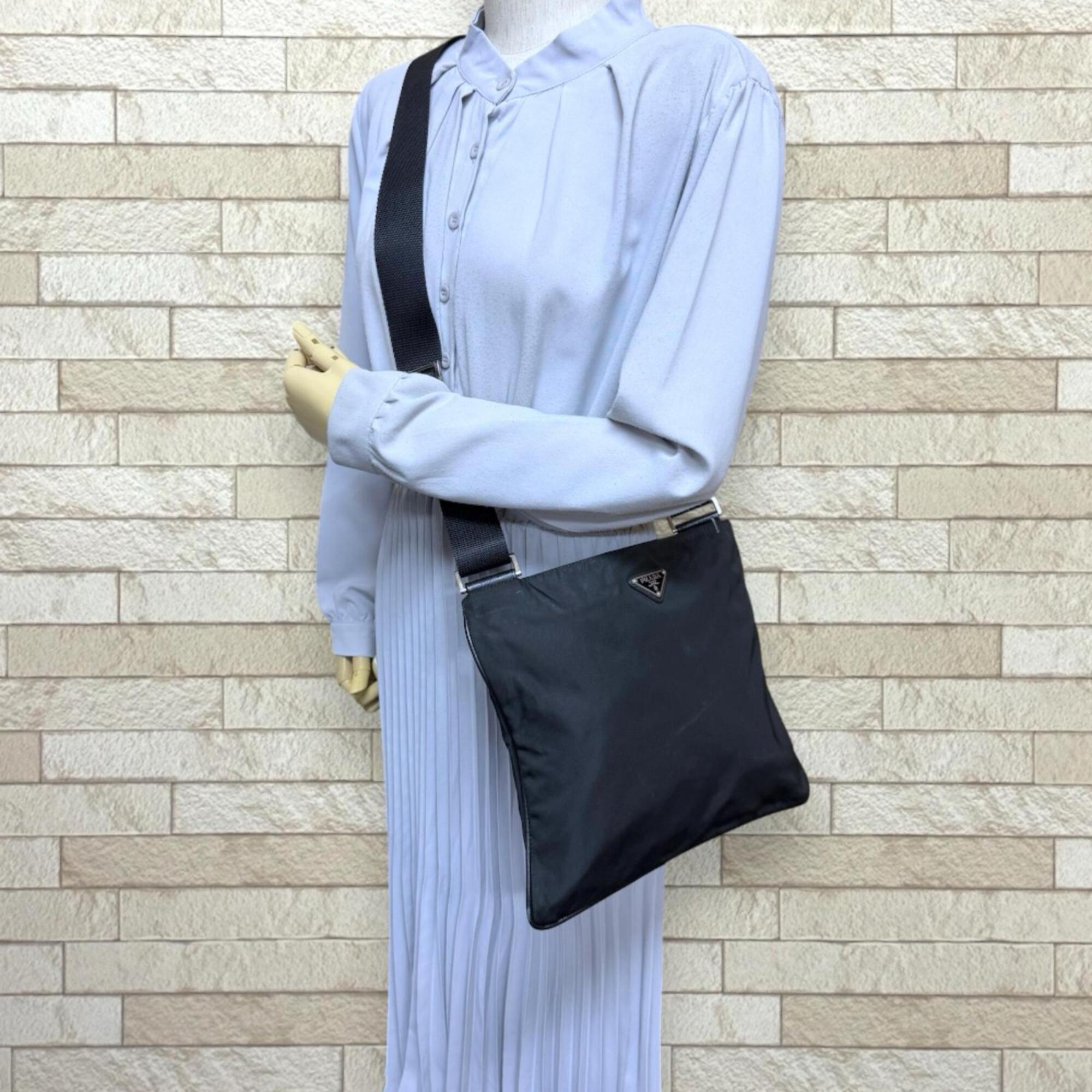 Prada Black Nylon Shoulder Bag (Pre-Owned)