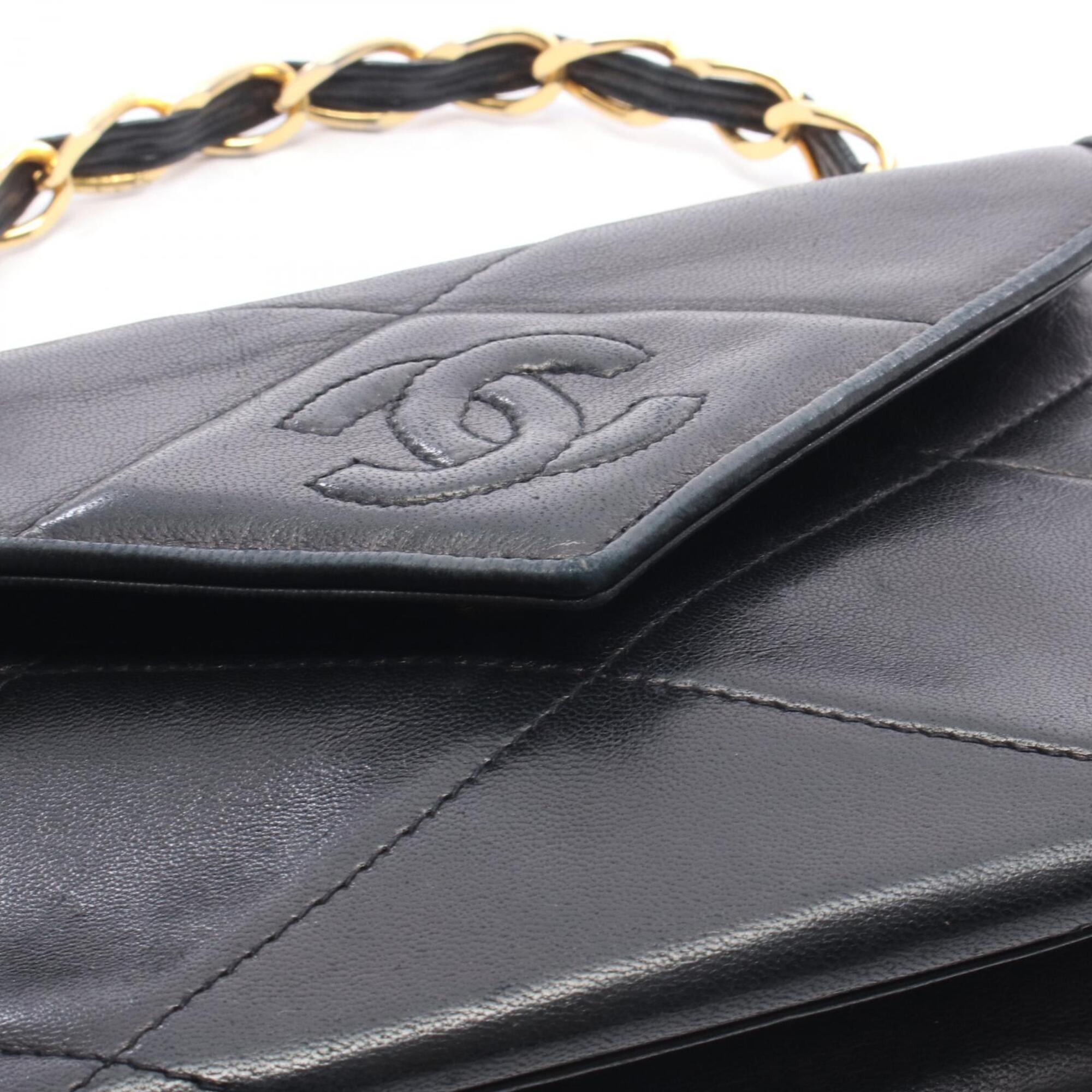 Chanel Black Leather Handbag (Pre-Owned)
