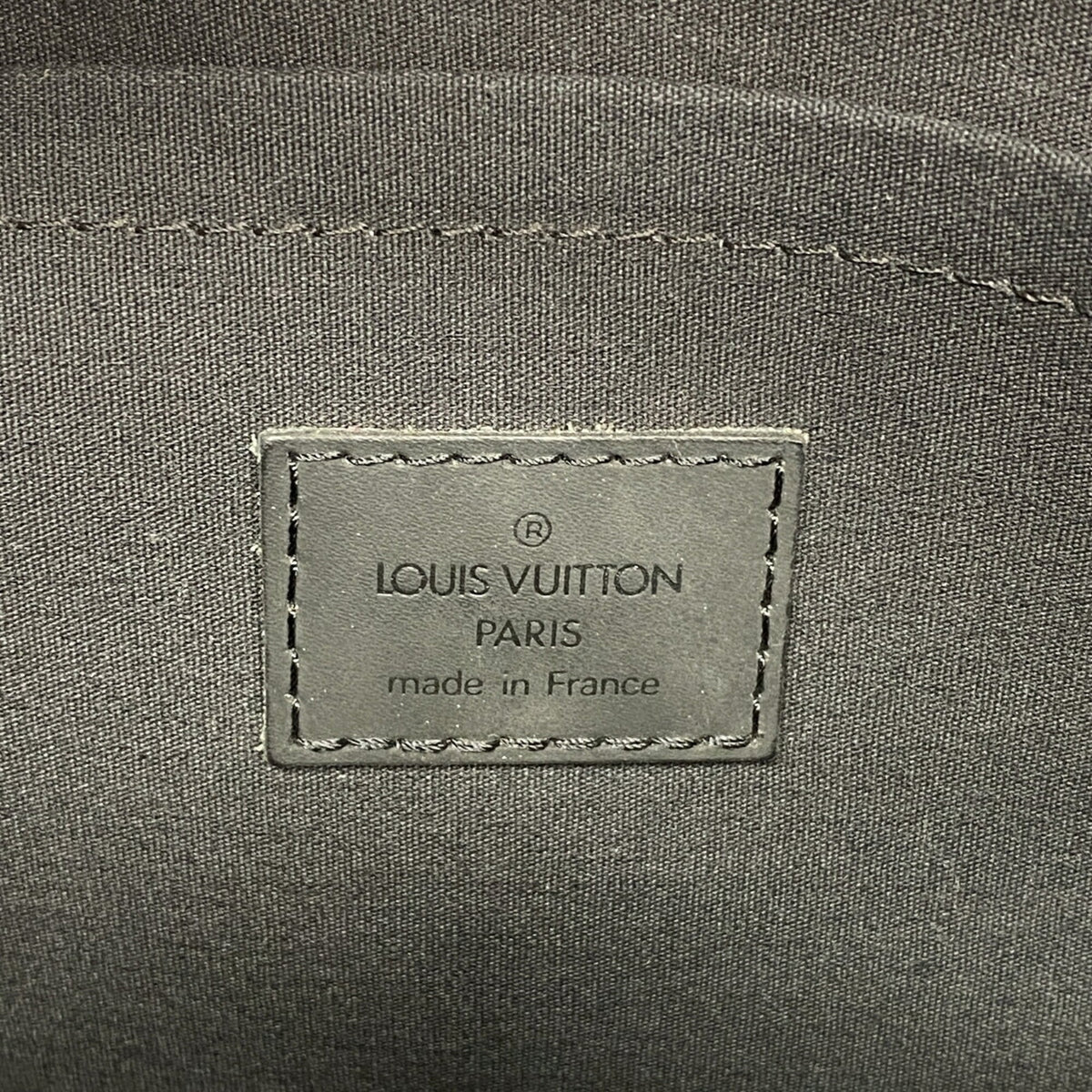 Louis Vuitton Noir Handbag (Pre-Owned)