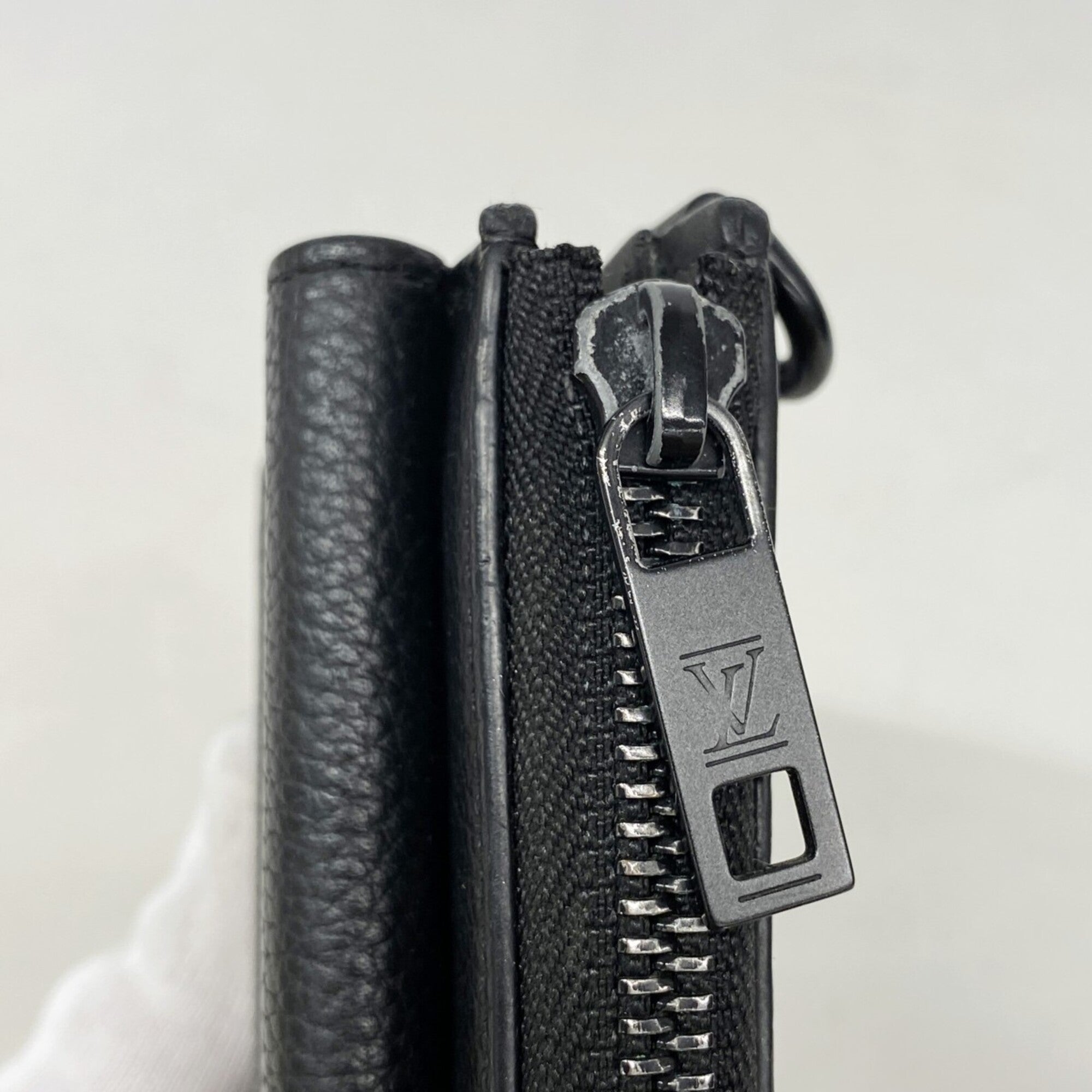 Louis Vuitton Black Long Wallet (Bi-Fold) (Pre-Owned)