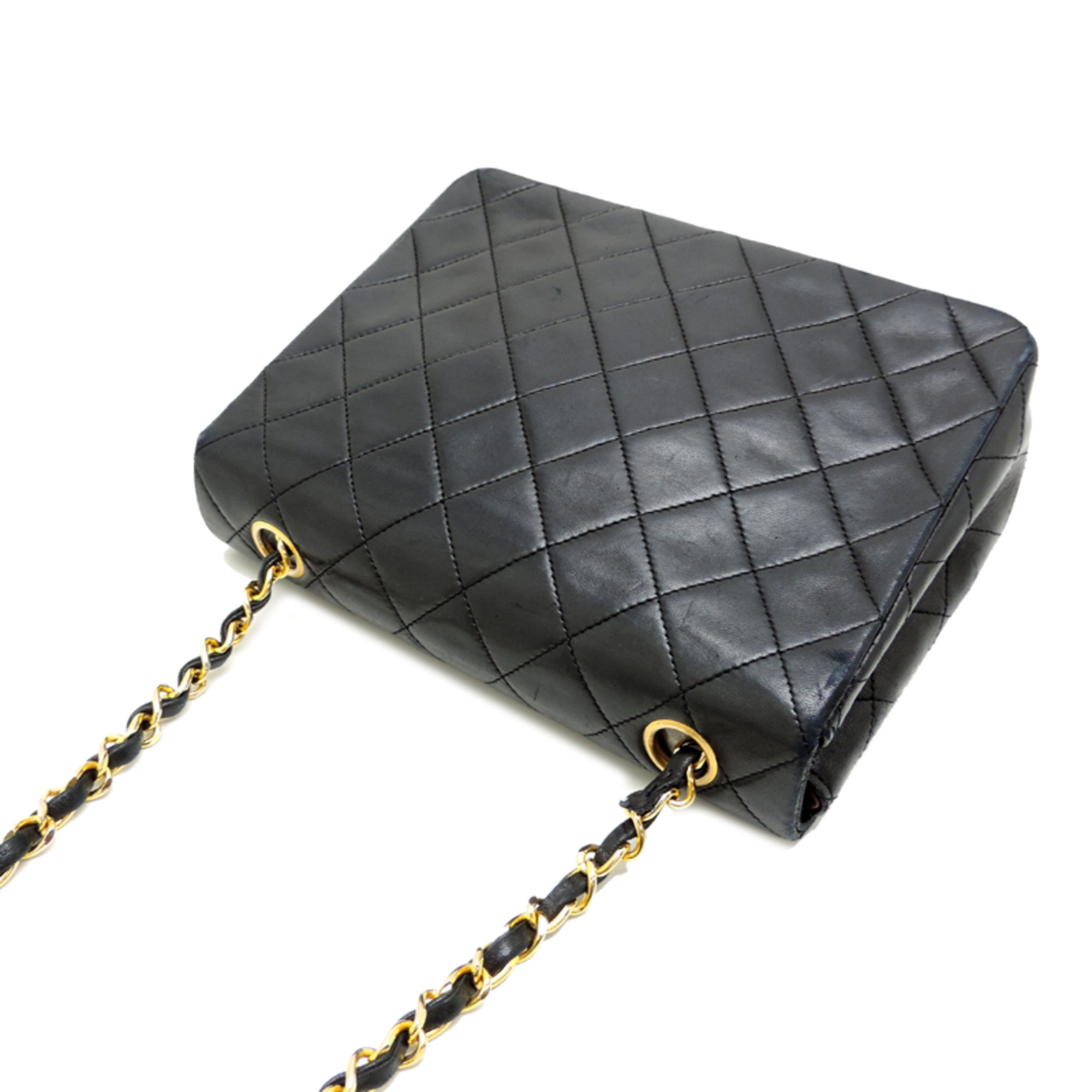 Chanel Black Leather Shoulder Bag (Pre-Owned)