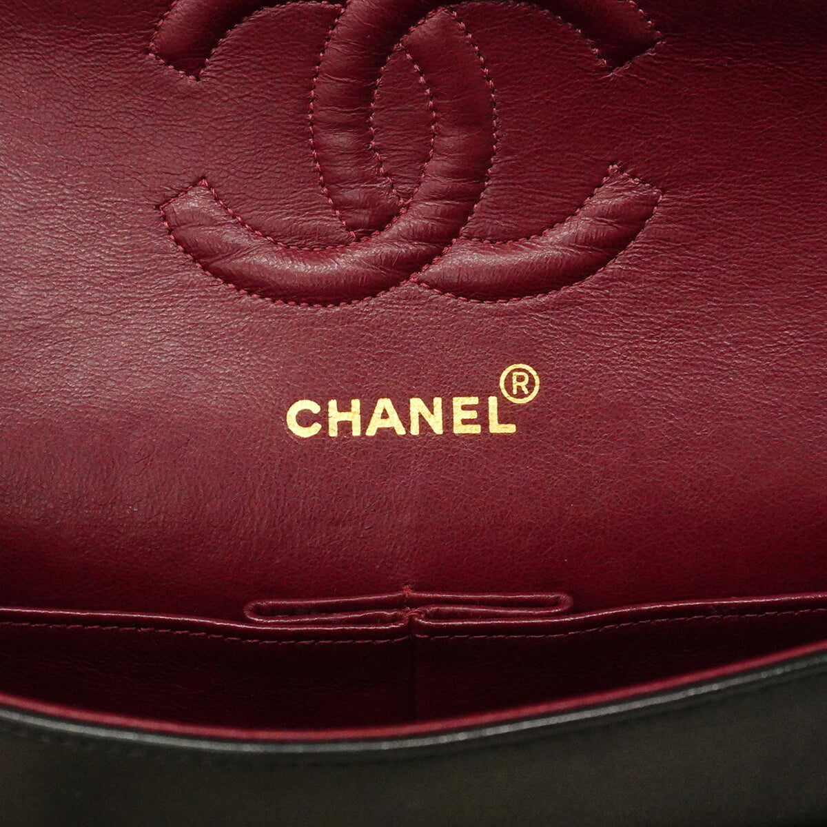 Chanel Black Leather Shoulder Bag (Pre-Owned)