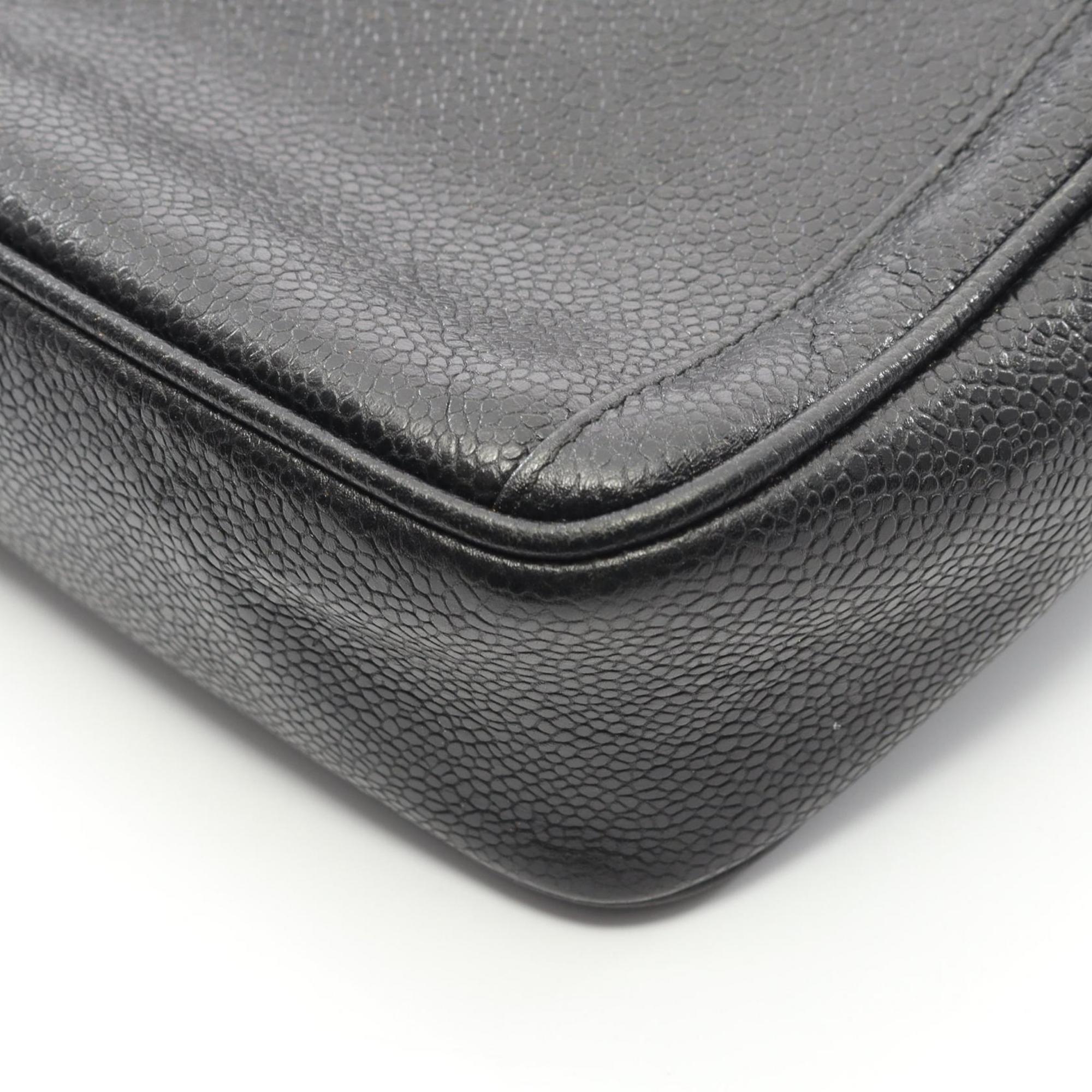 Chanel Black Grained Calfskin Shoulder Bag (Pre-Owned)