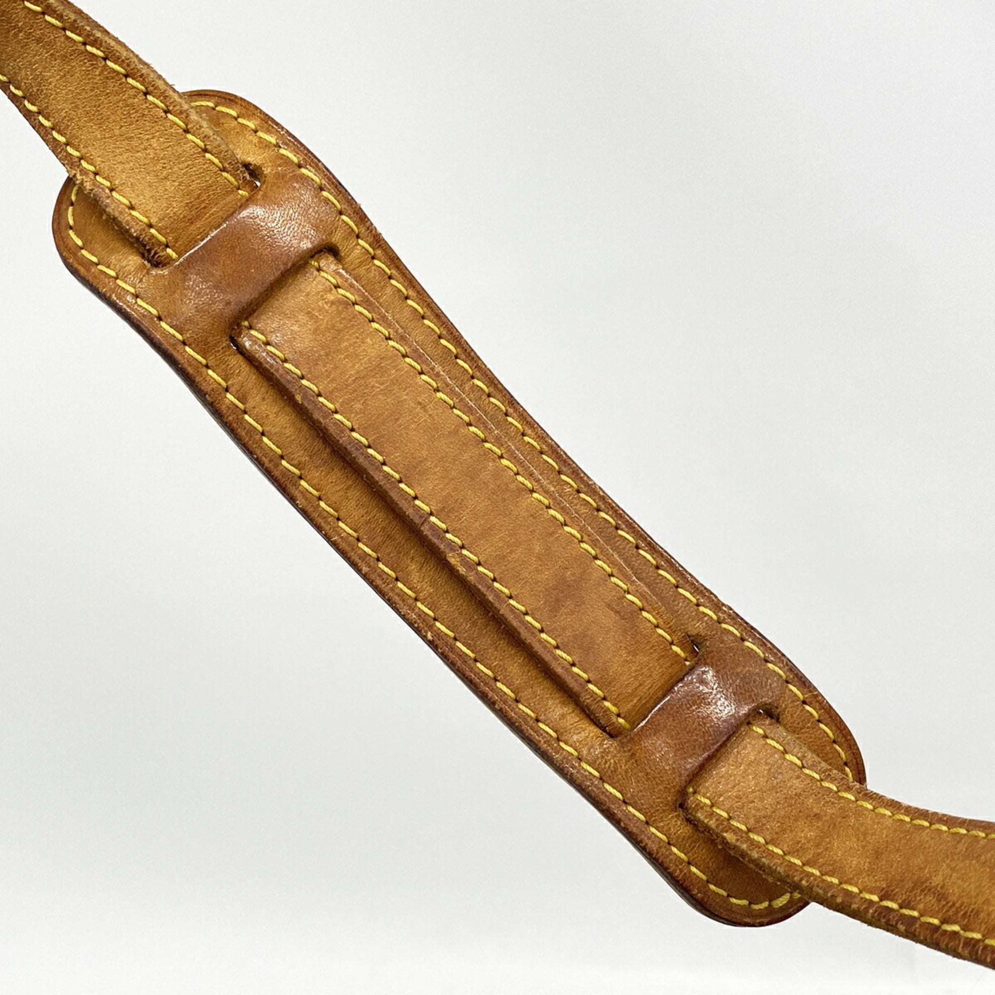 Louis Vuitton Brown Shoulder Bag (Pre-Owned)