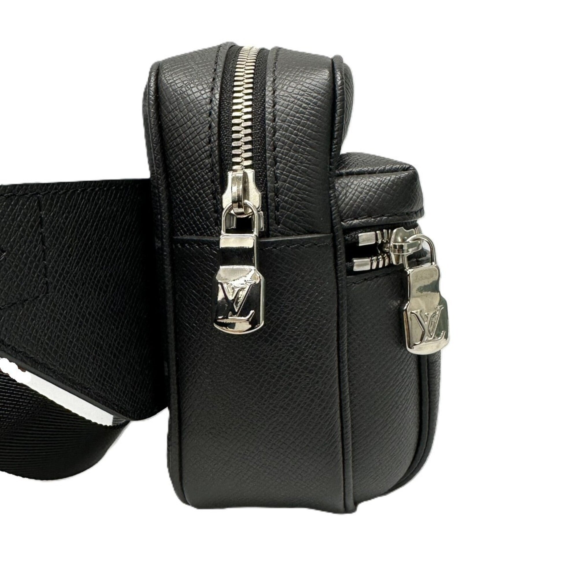 Louis Vuitton Taigarama Black Taigarama Leather Fanny Pack (Pre-Owned)