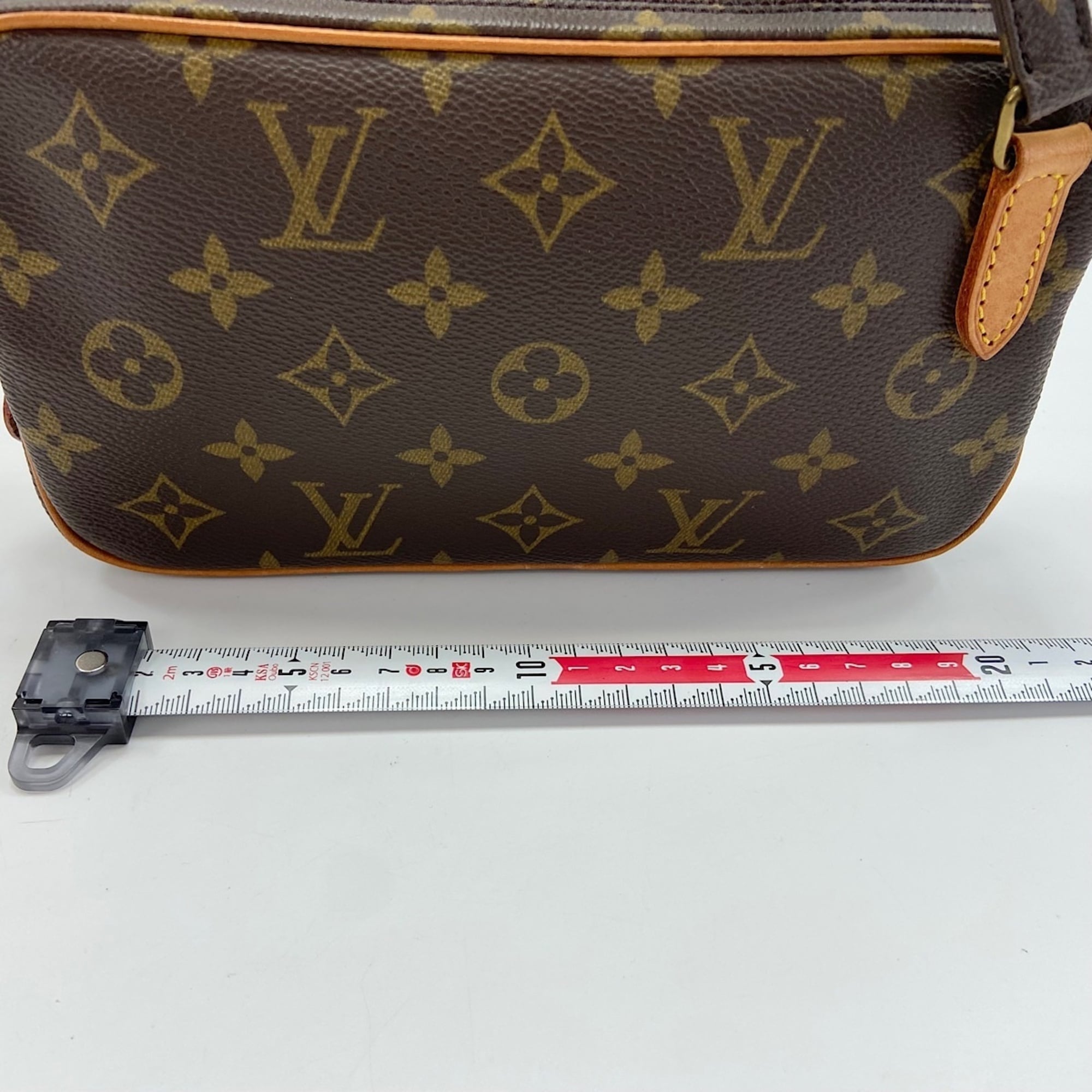 Louis Vuitton Brown Pochette Shoulder Bag (Pre-Owned)