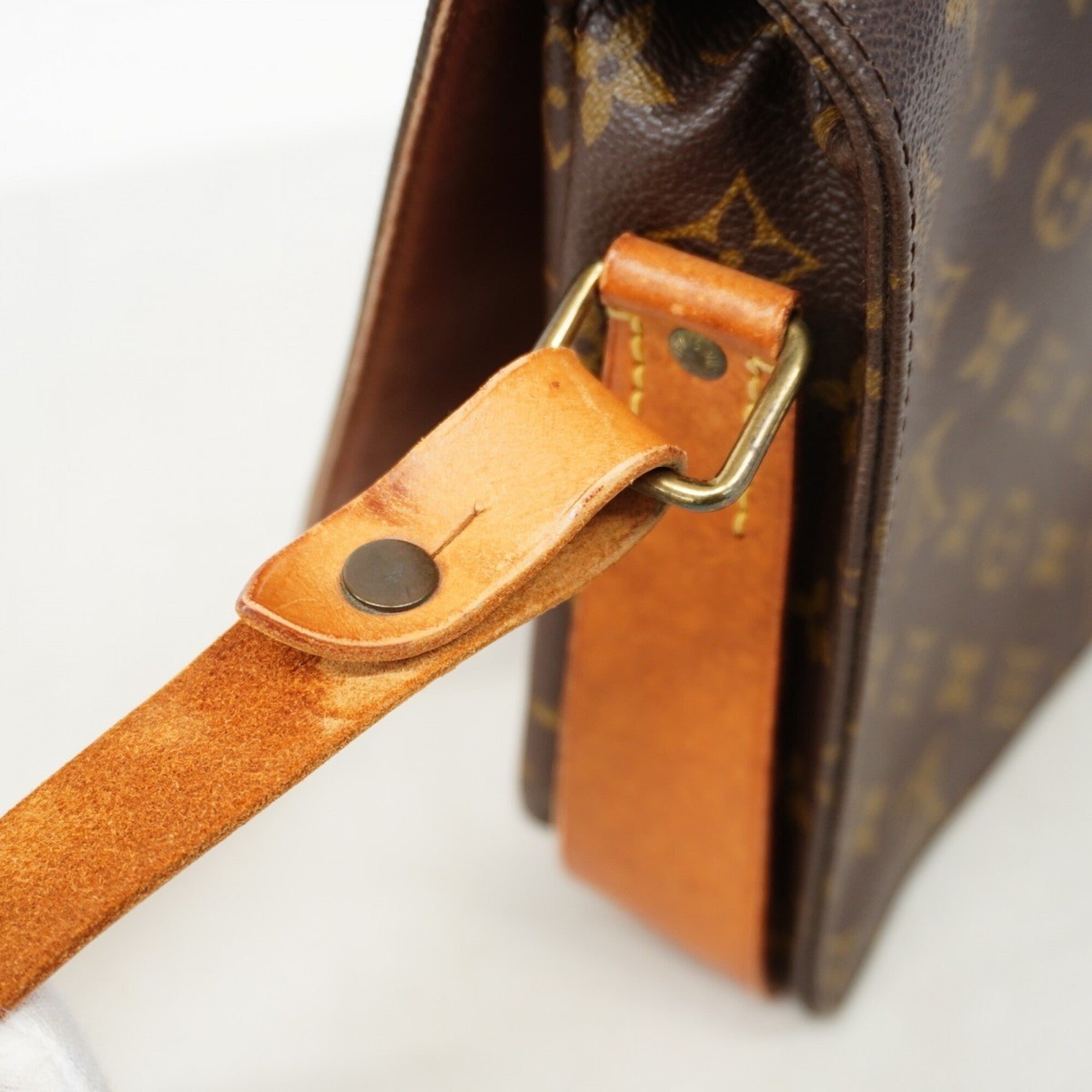 Louis Vuitton Brown Shoulder Bag (Pre-Owned)