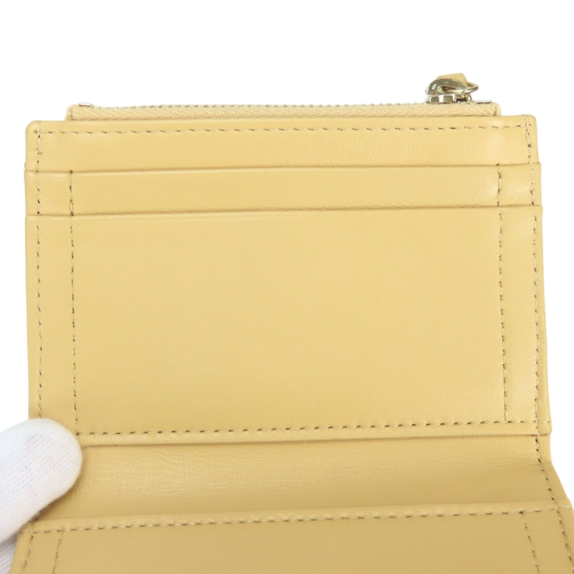 Chanel Beige Leather Coin Purse/Coin Case (Pre-Owned)