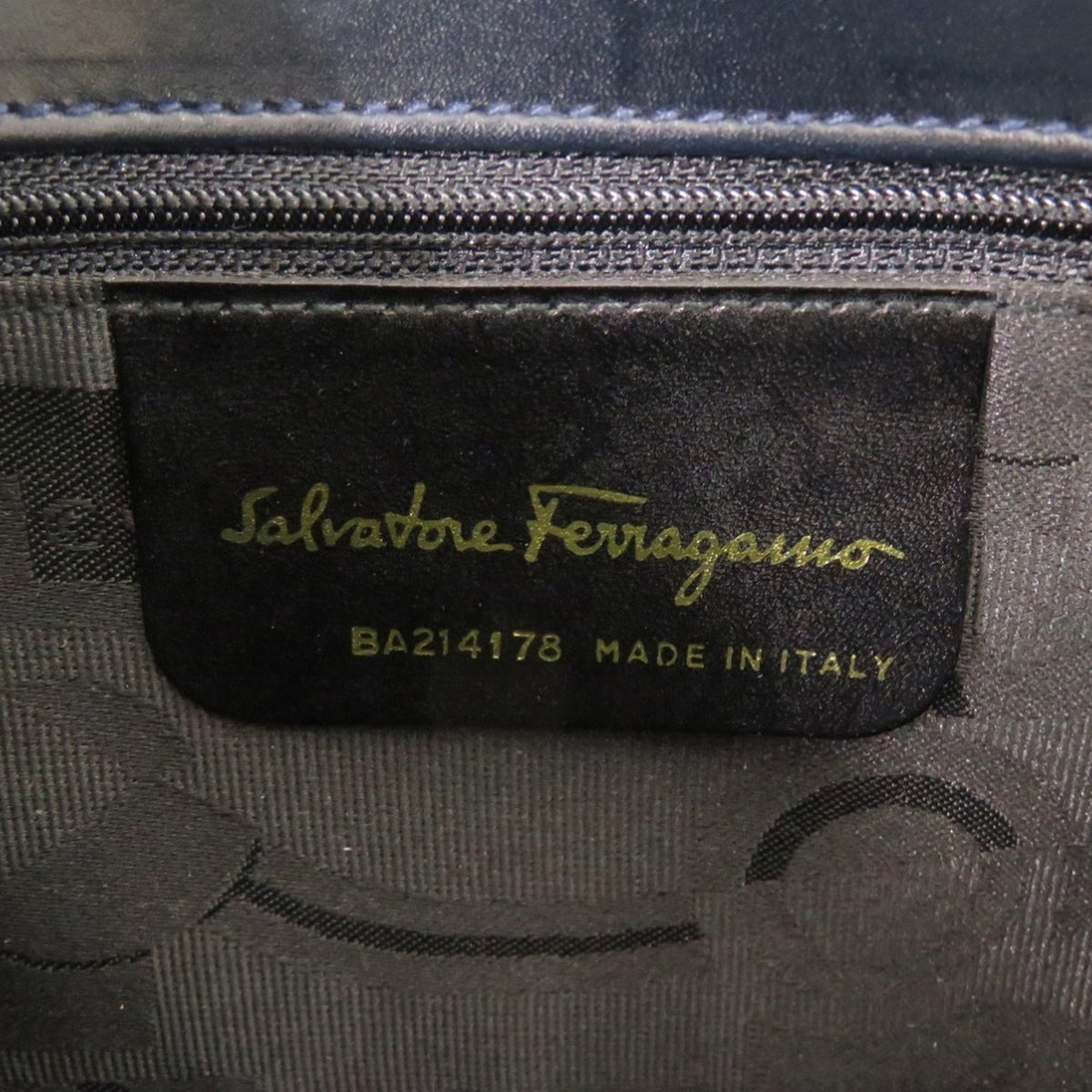 Salvatore Ferragamo Navy Leather Handbag (Pre-Owned)