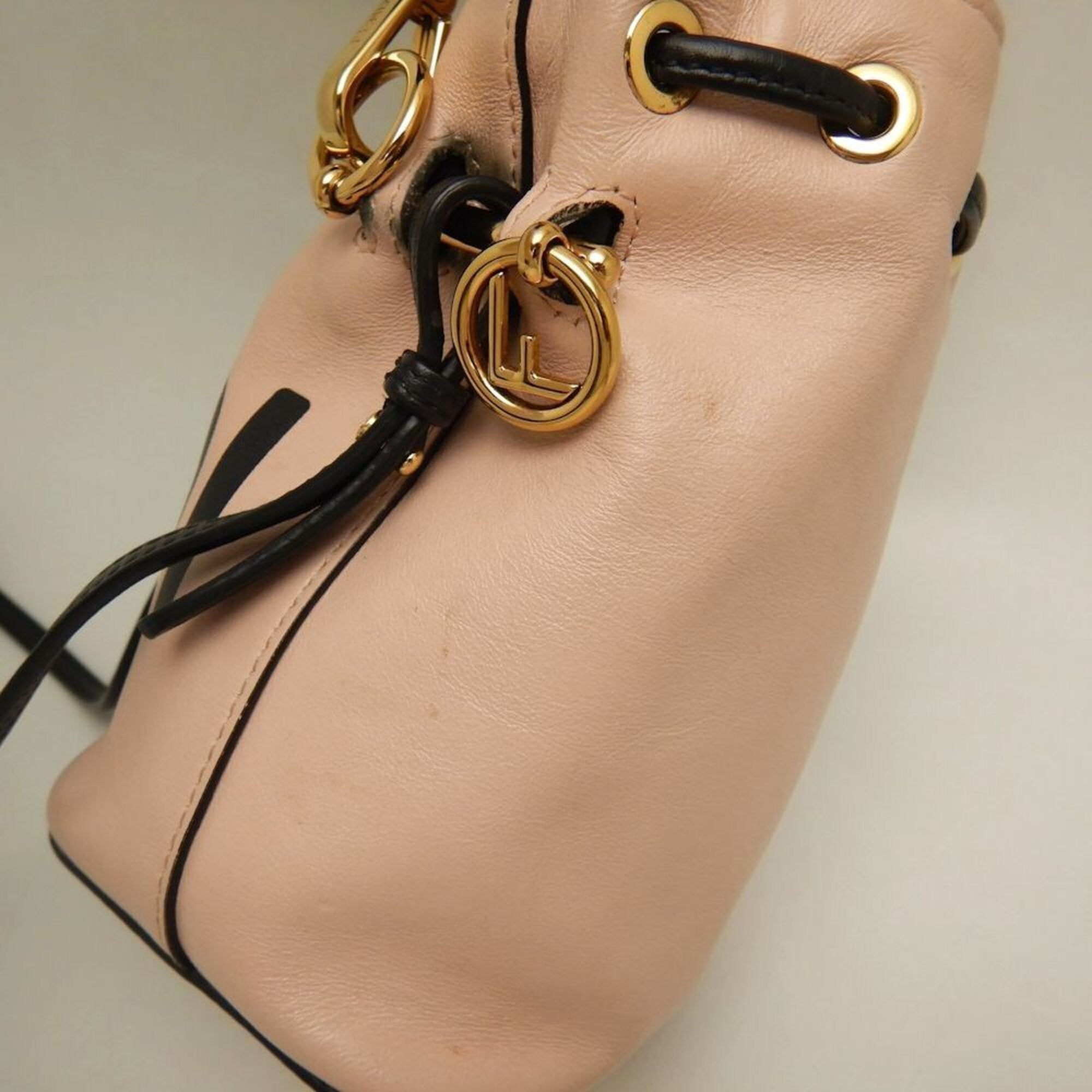 Fendi Black Pink Leather Shoulder Bag (Pre-Owned)