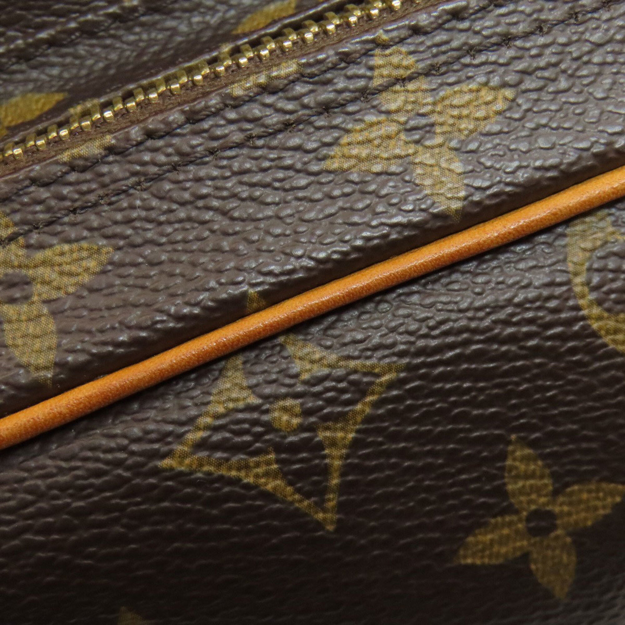 Louis Vuitton Monogram Monogram Shoulder Bag (Pre-Owned)