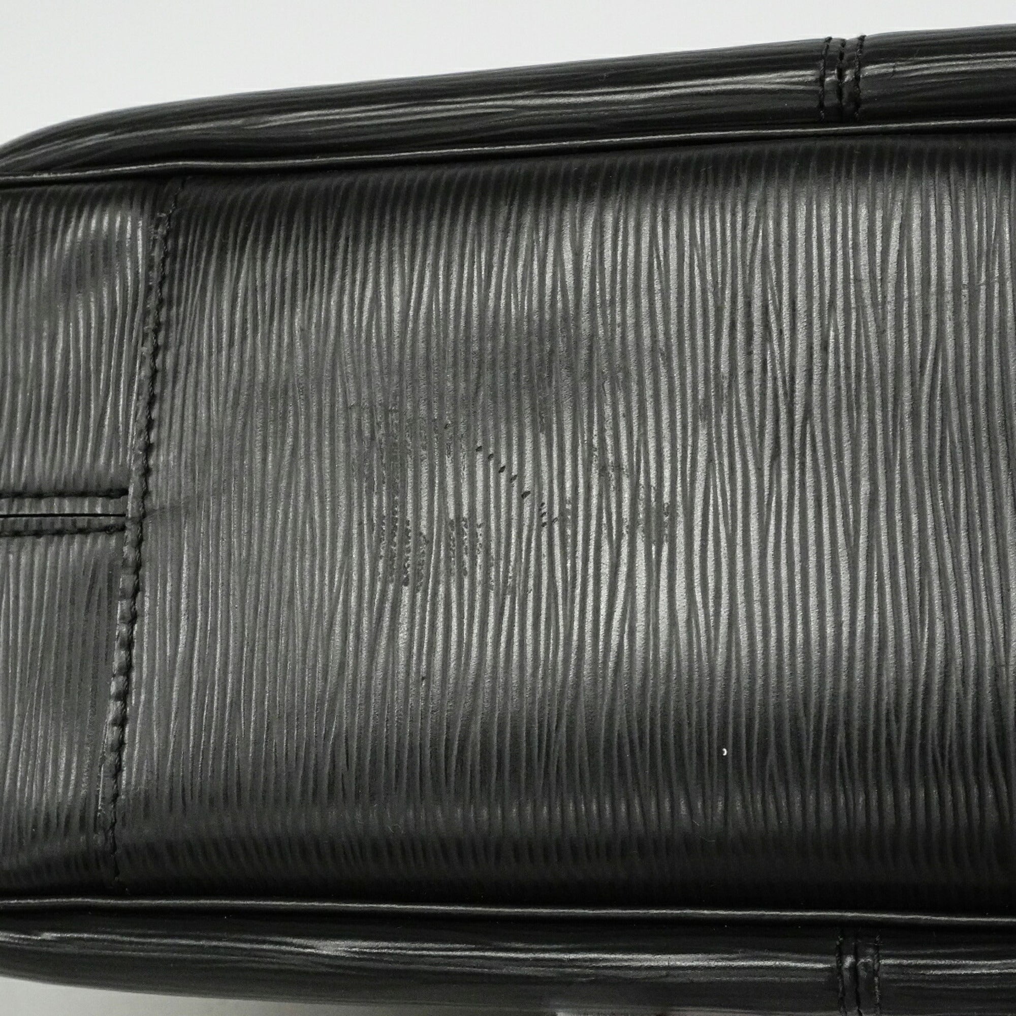Louis Vuitton Noir Shoulder Bag (Pre-Owned)