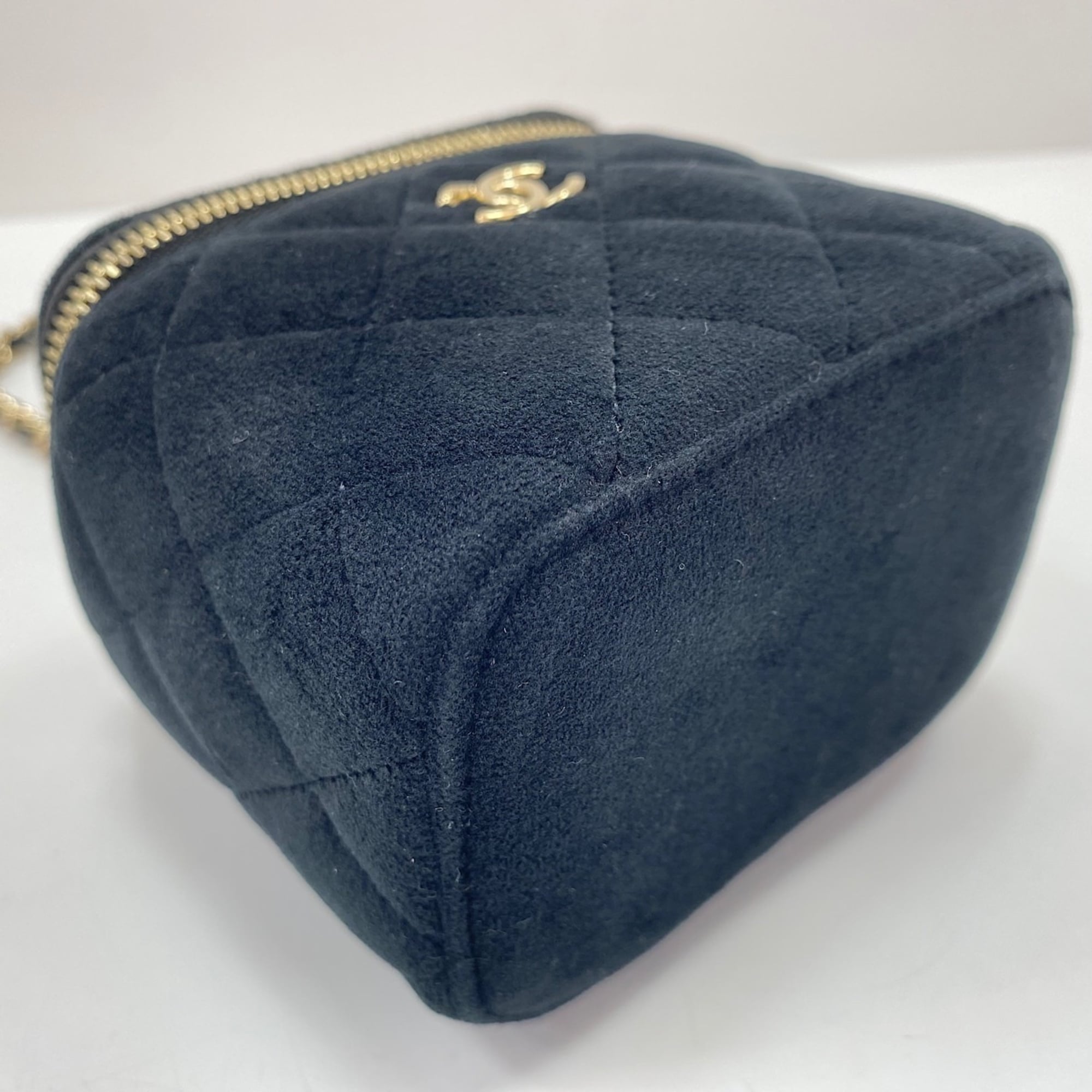 Chanel Matelasse Black Shoulder Bag (Pre-Owned)
