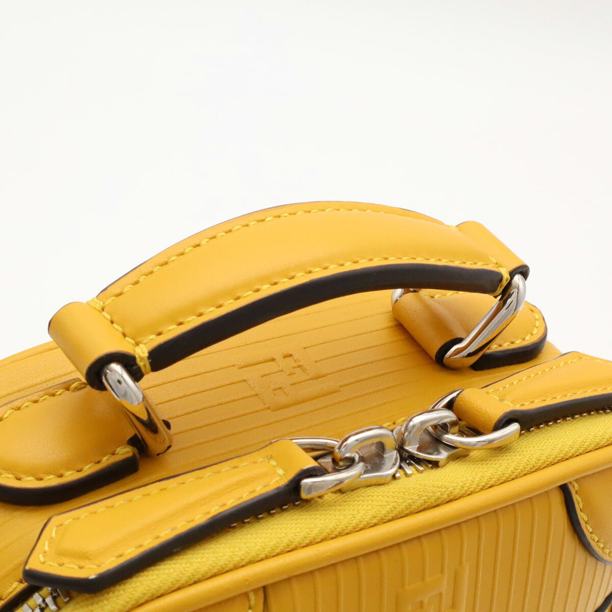 Fendi Yellow Leather Handbag Shoulder Bag (Pre-Owned)
