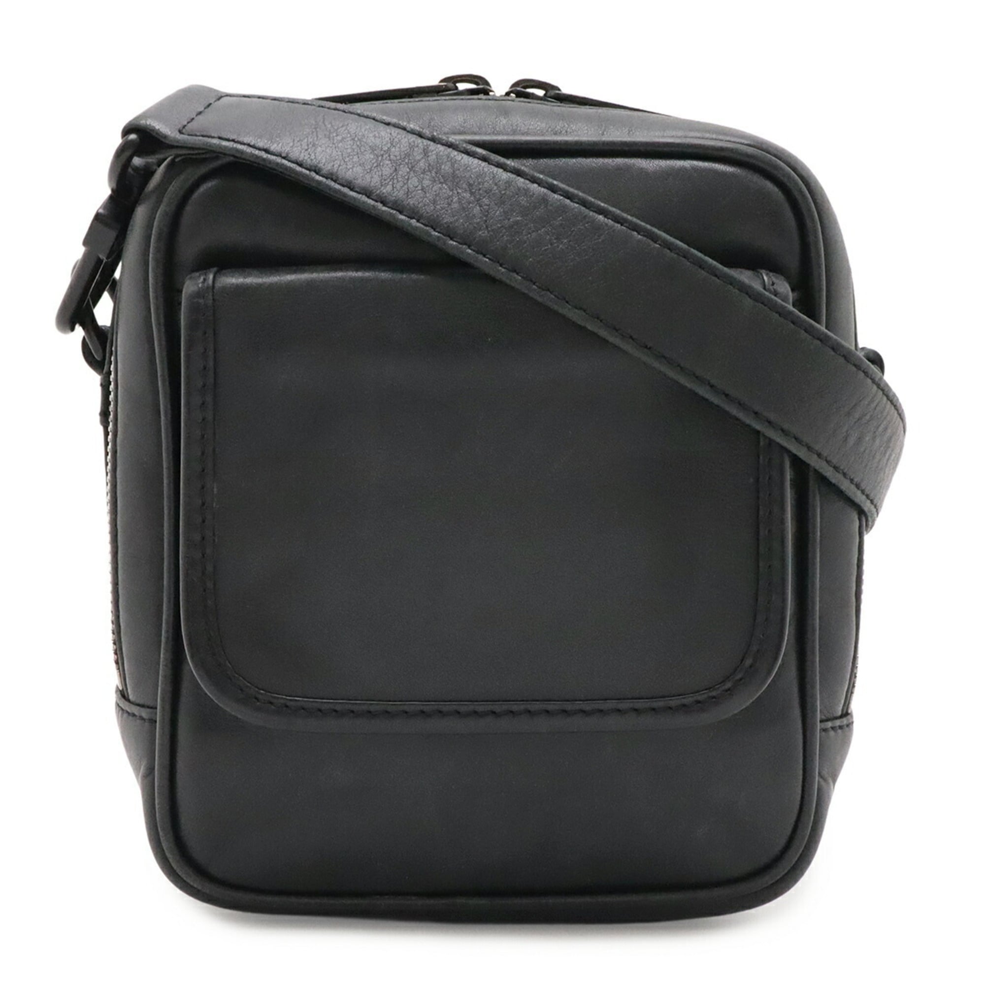 Louis Vuitton Noir Leather Pochette Shoulder Bag (Pre-Owned)