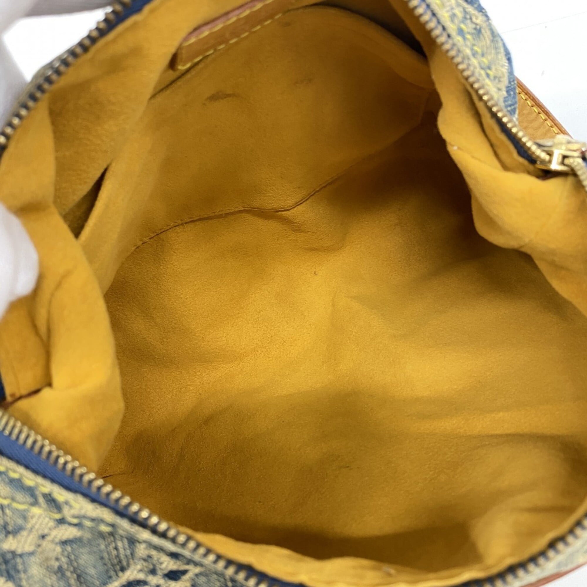 Louis Vuitton Blue Shoulder Bag (Pre-Owned)