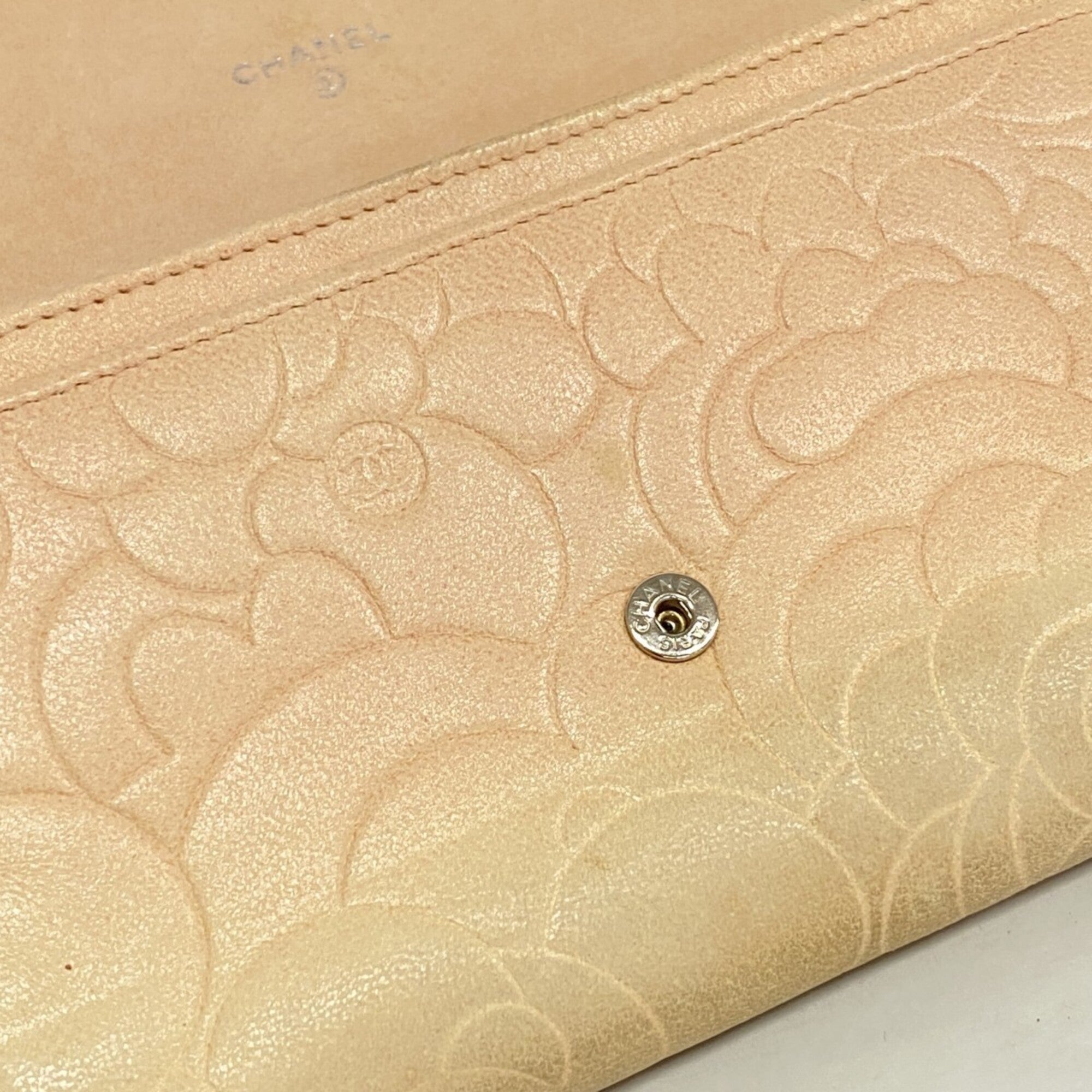 Chanel Beige Leather Wallet (Bi-Fold) (Pre-Owned)