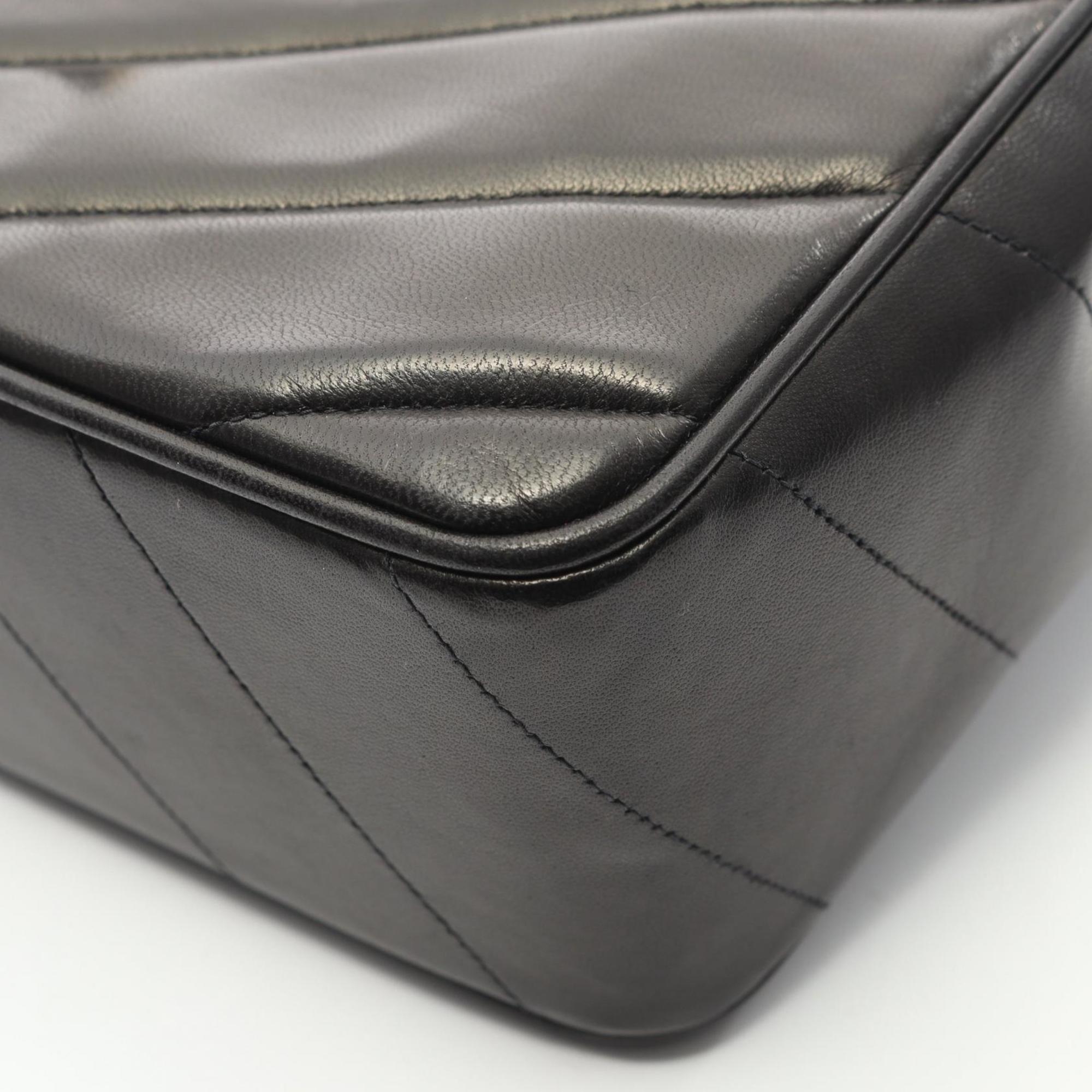 Chanel Black Leather Shoulder Bag (Pre-Owned)