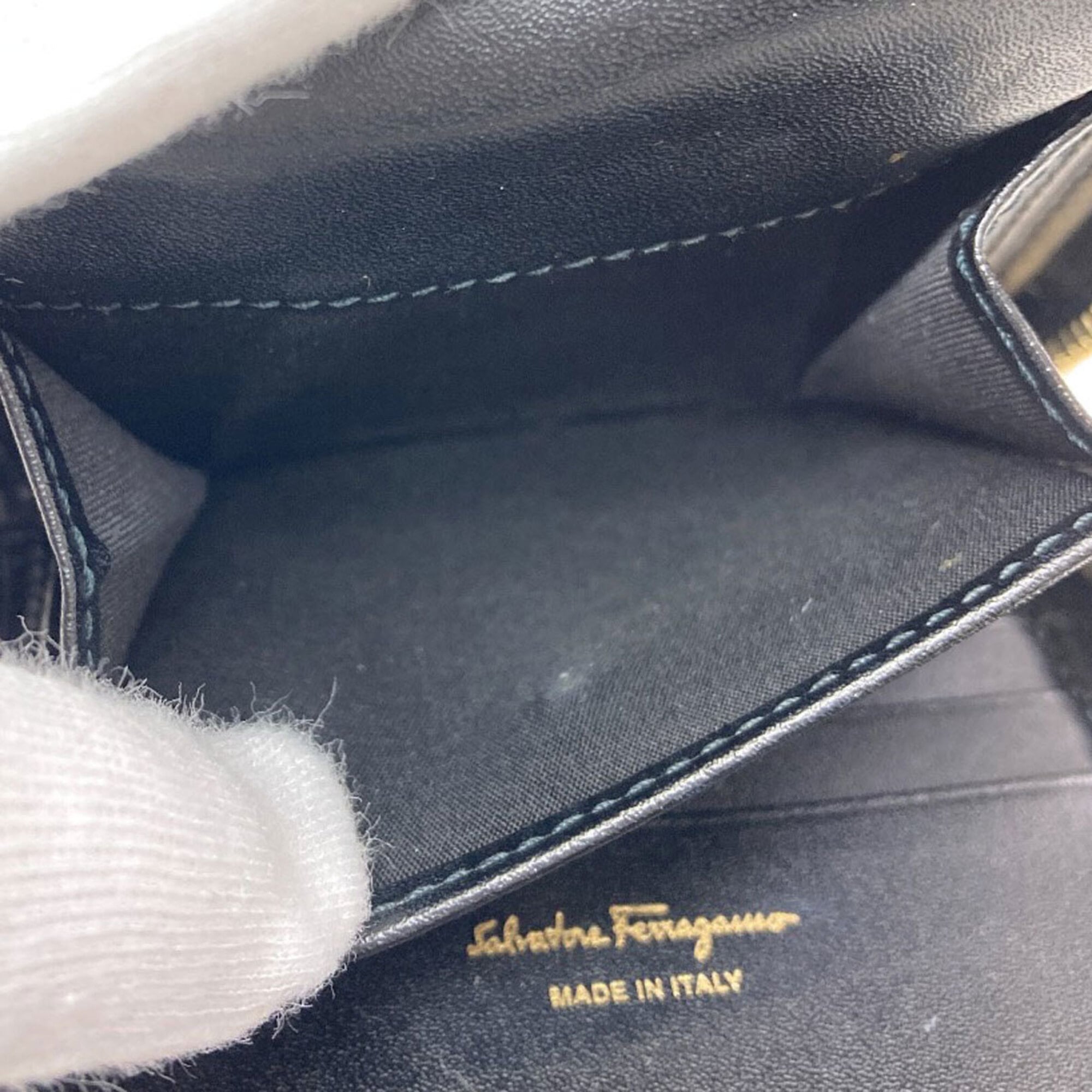 Salvatore Ferragamo Gancini Black Leather Wallet (Bi-Fold) (Pre-Owned)