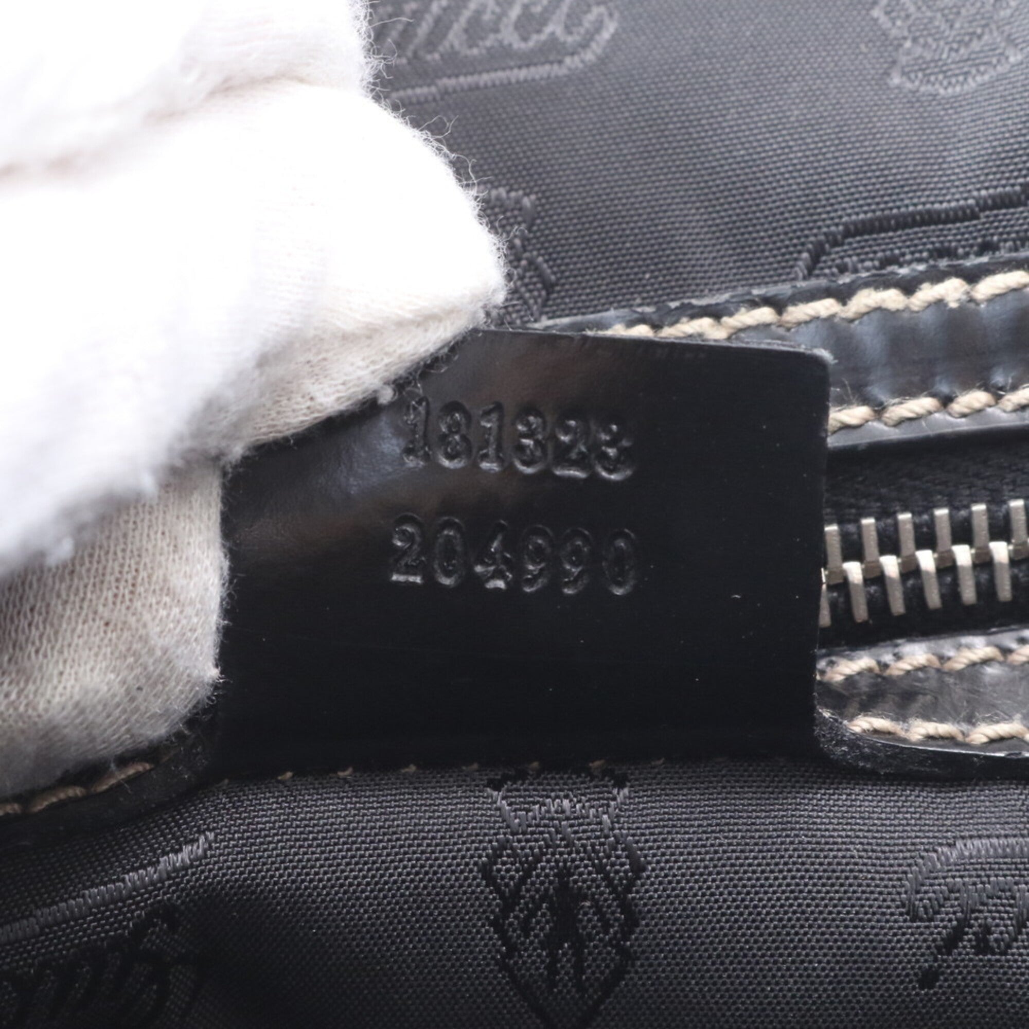 Gucci Black Quilting Shoulder Bag (Pre-Owned)