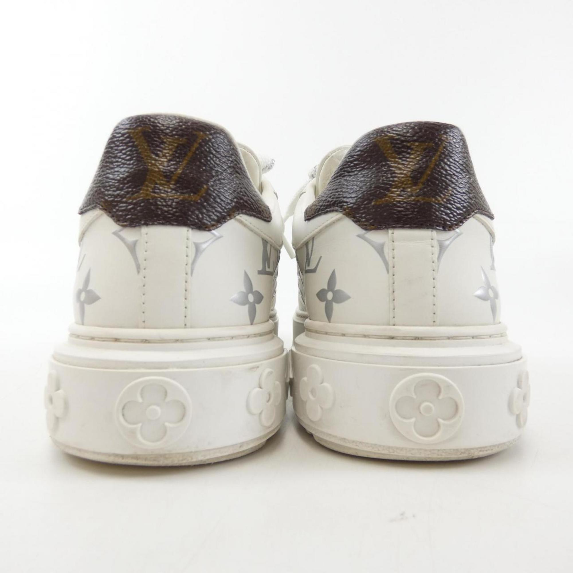 Louis Vuitton White Sneakers (Pre-Owned)
