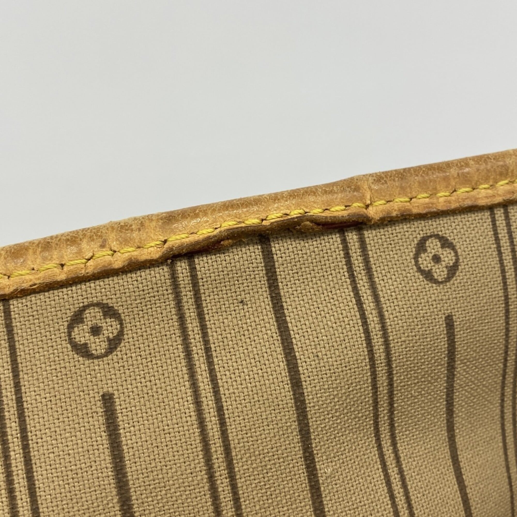 Louis Vuitton Brown Tote Bag (Pre-Owned)