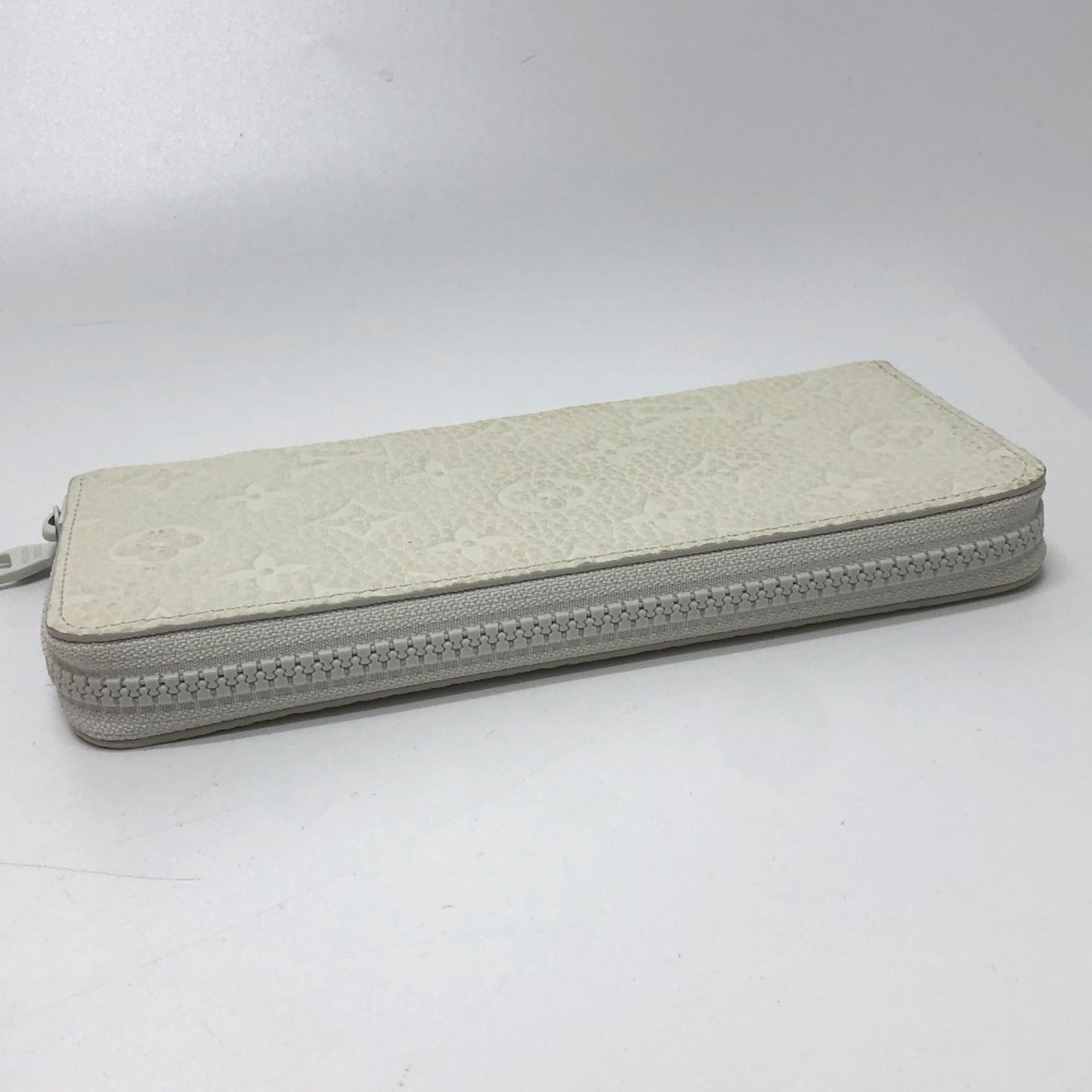 Louis Vuitton Monogram White Long Wallet (Bi-Fold) (Pre-Owned)