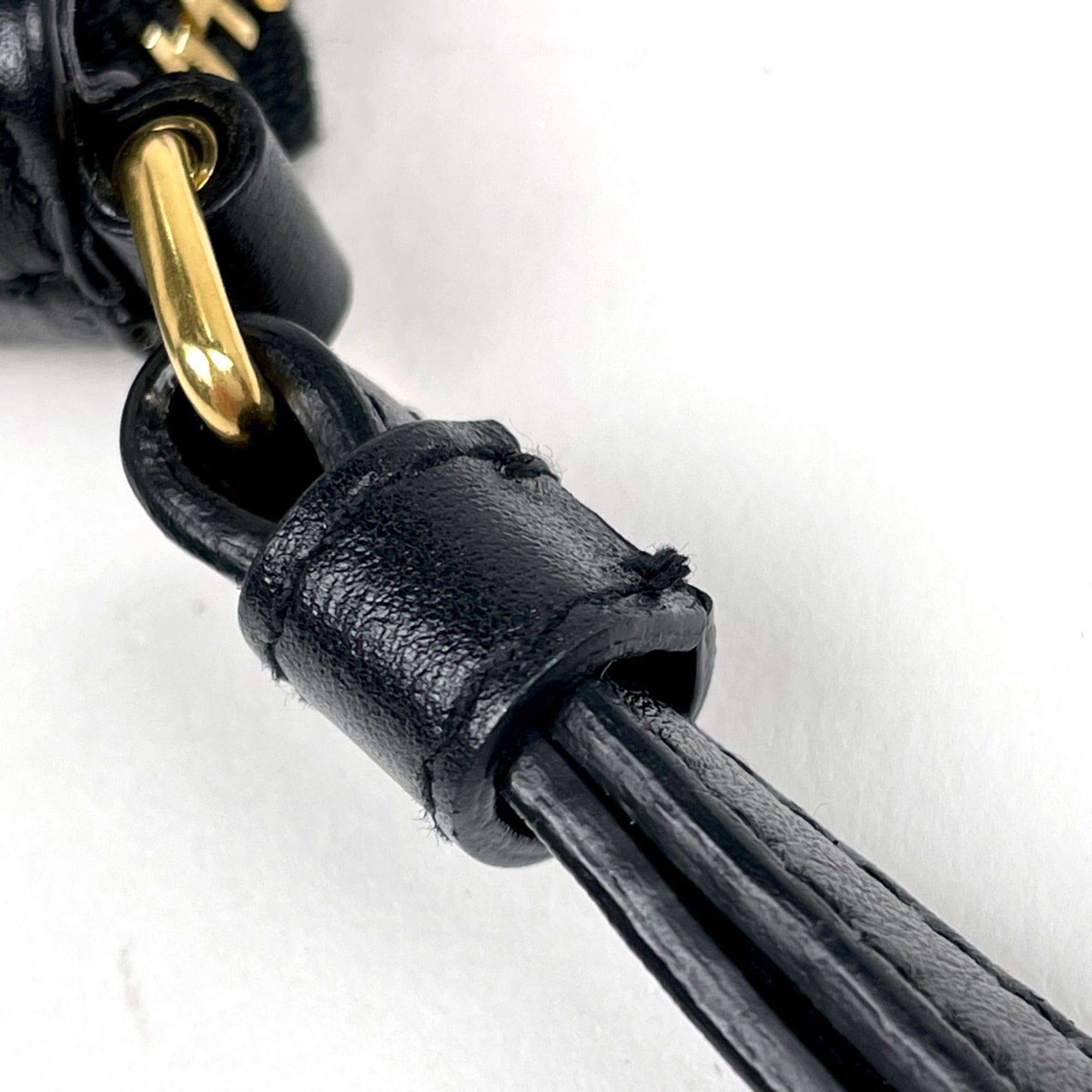 Saint Laurent Black Leather Shoulder Bag (Pre-Owned)