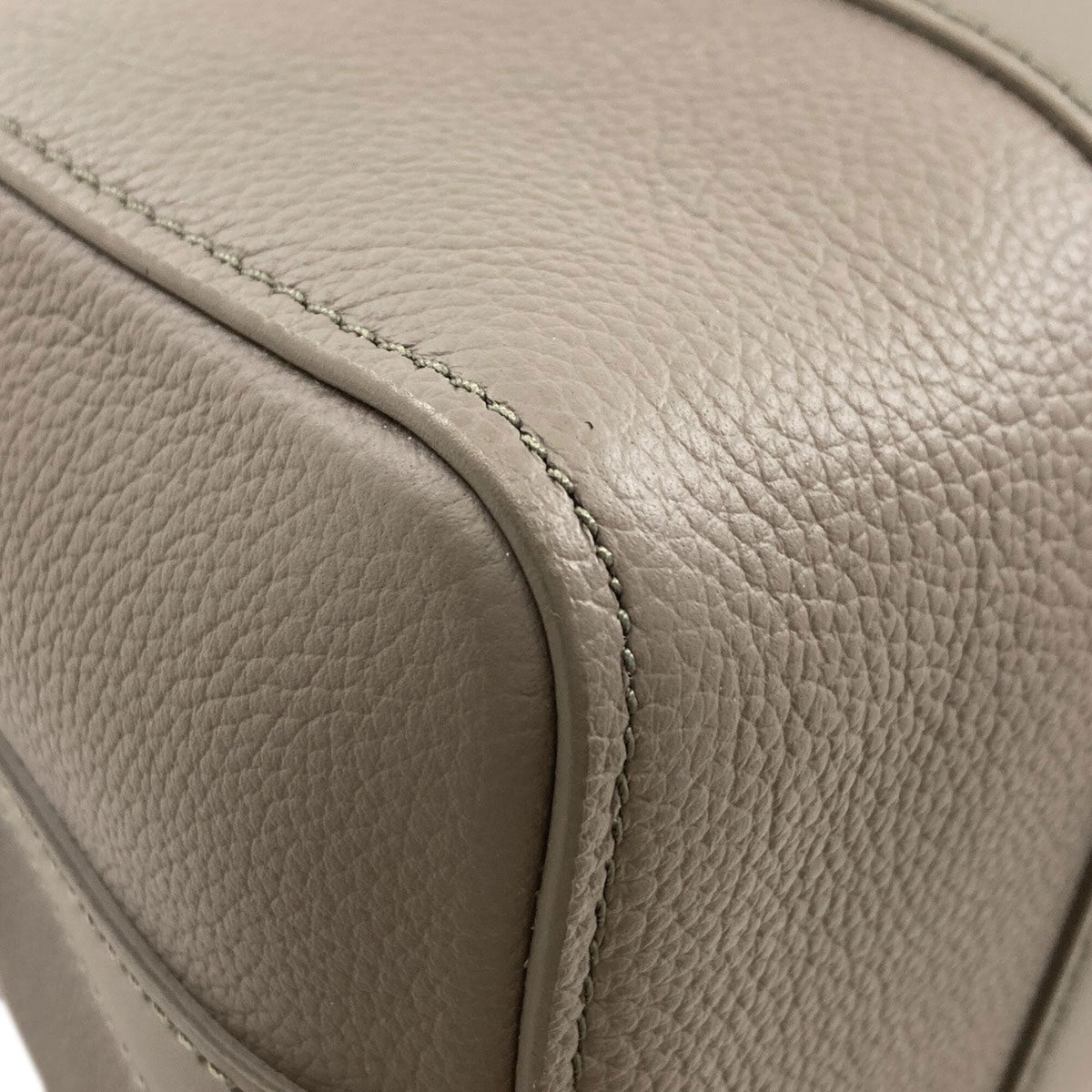 Louis Vuitton Khaki Leather Shoulder Bag (Pre-Owned)