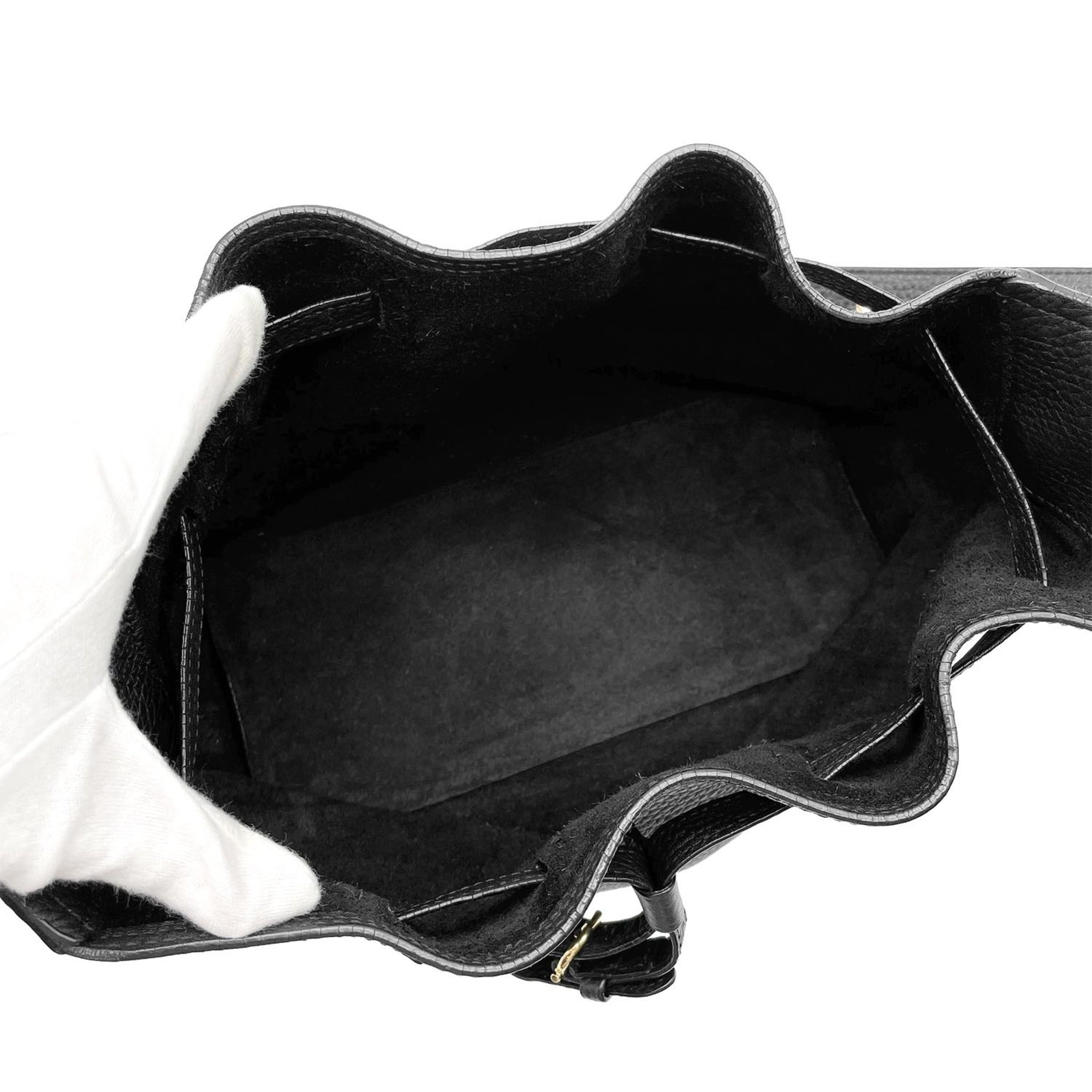 Salvatore Ferragamo Black Leather Pouch Shoulder Bag (Pre-Owned)