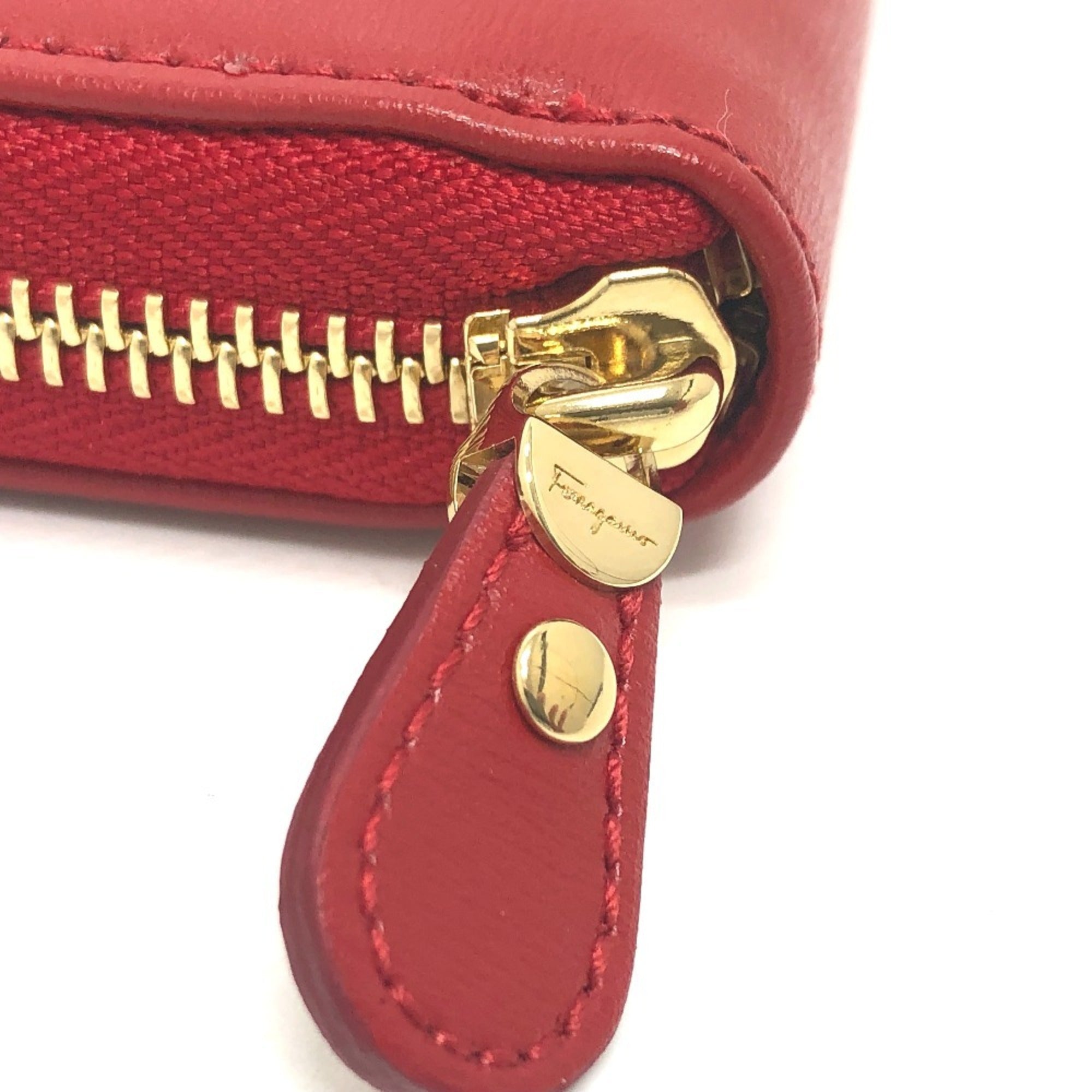 Salvatore Ferragamo Gancini Red Color Leather Long Wallet (Bi-Fold) (Pre-Owned)