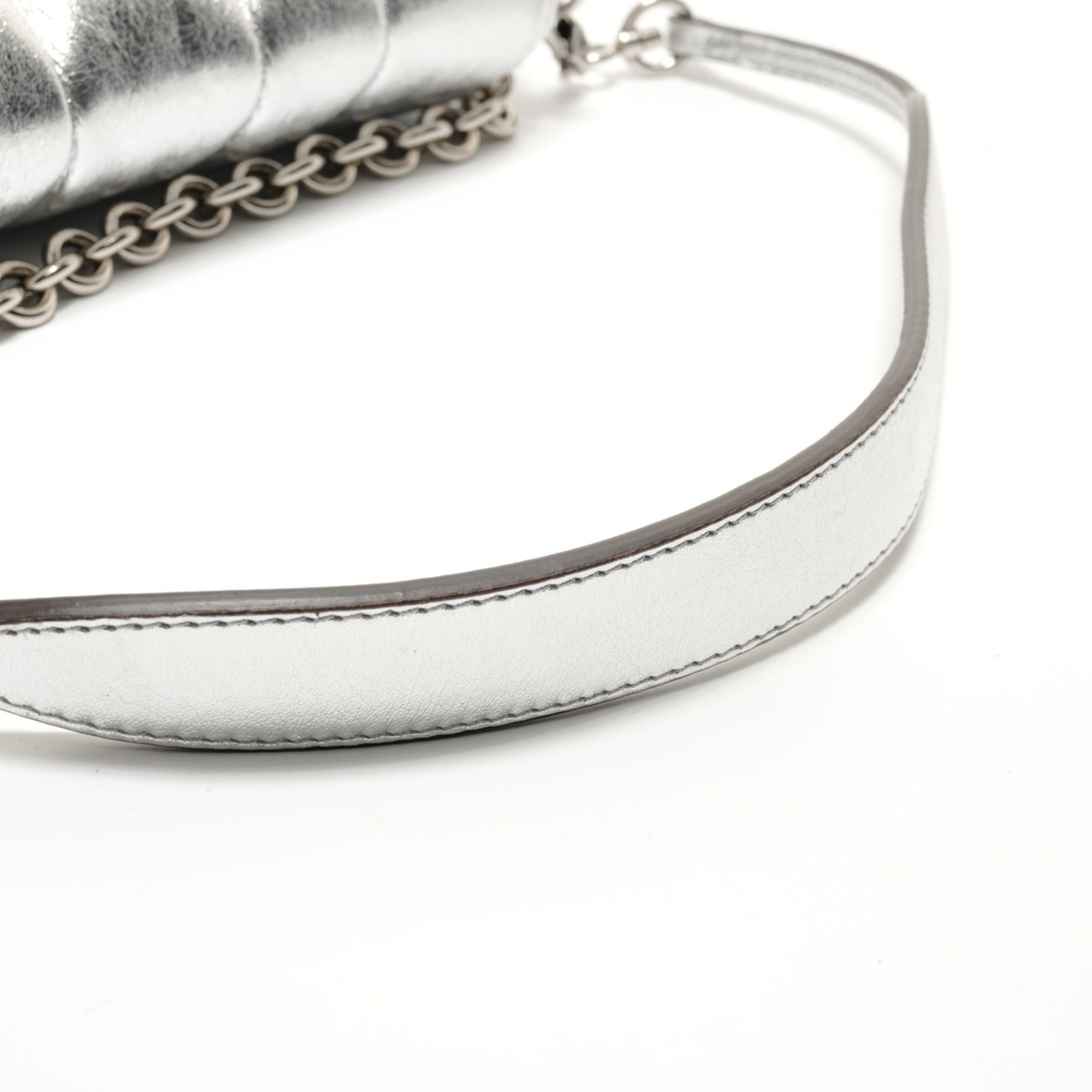 Gucci Silver Leather Shoulder Bag (Pre-Owned)