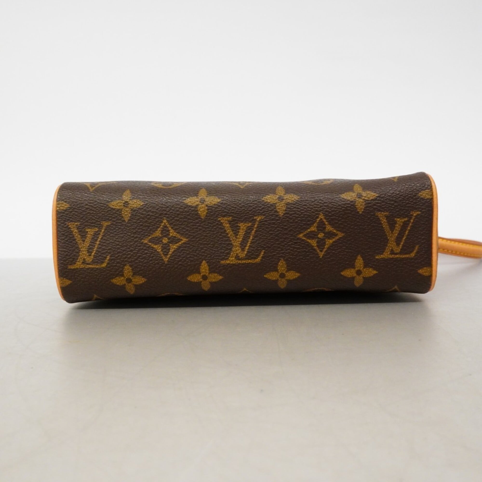 Louis Vuitton Brown Handbag (Pre-Owned)