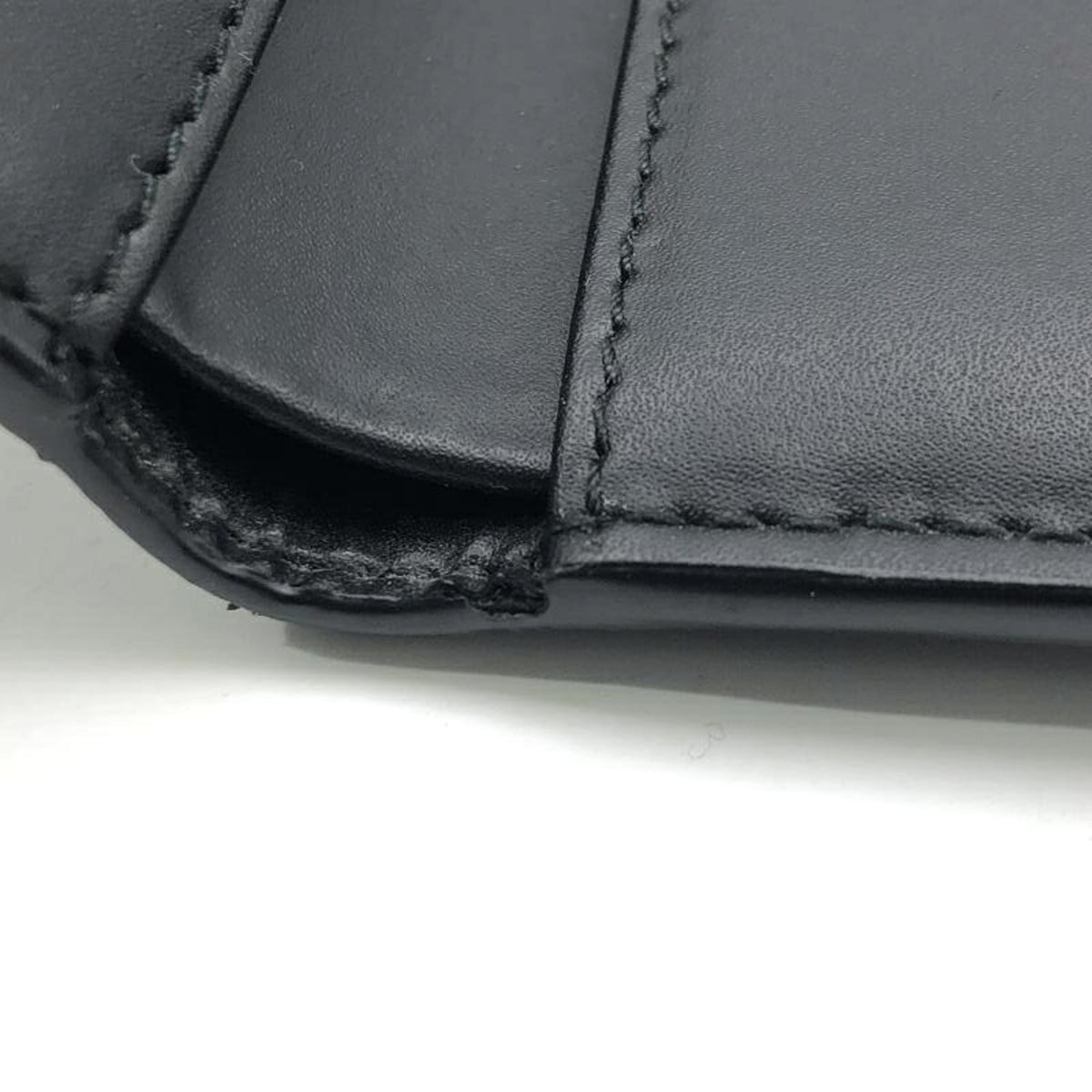 Valentino Garavani Black Chain/Shoulder Wallet (Pre-Owned)