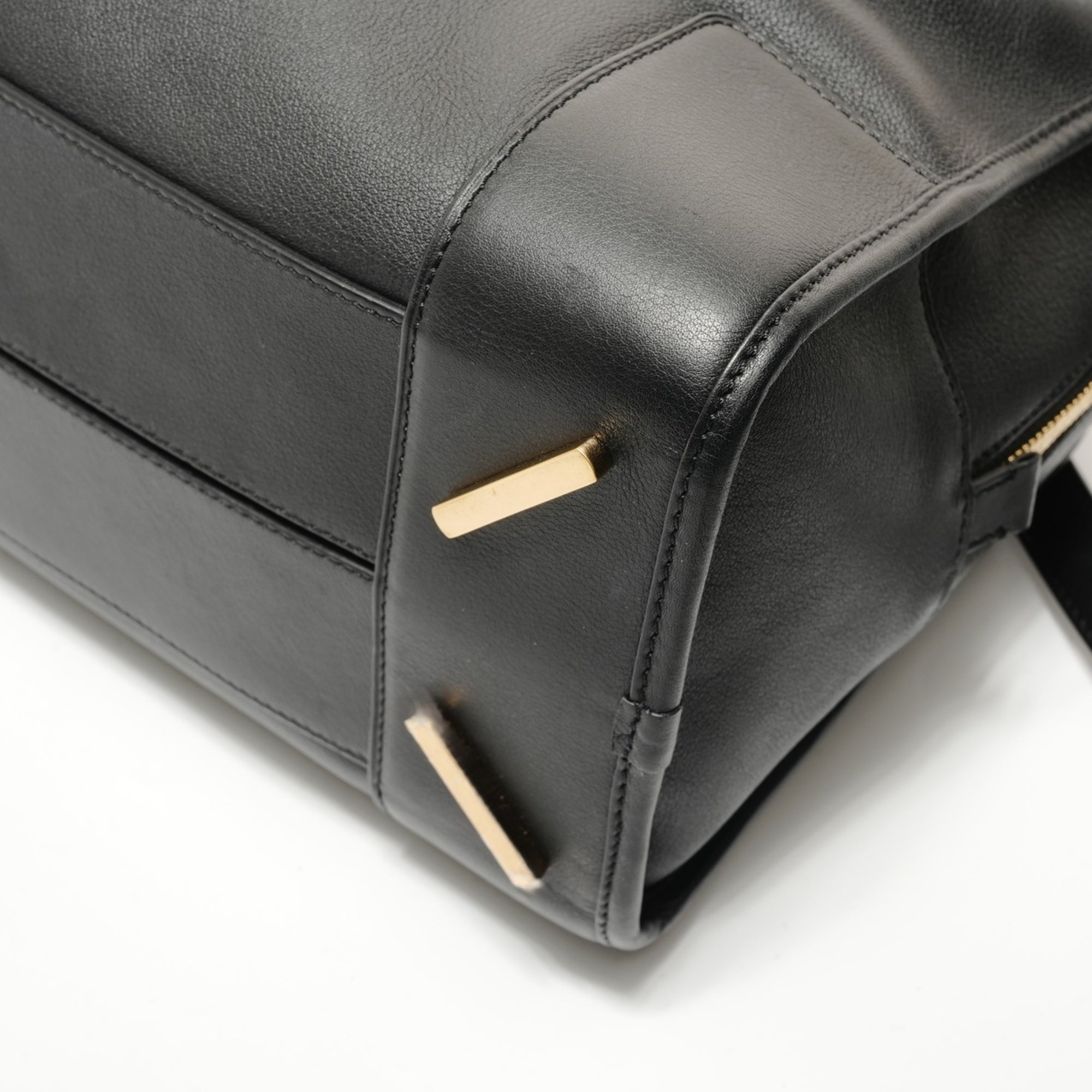 Loewe Black Handbag (Pre-Owned)