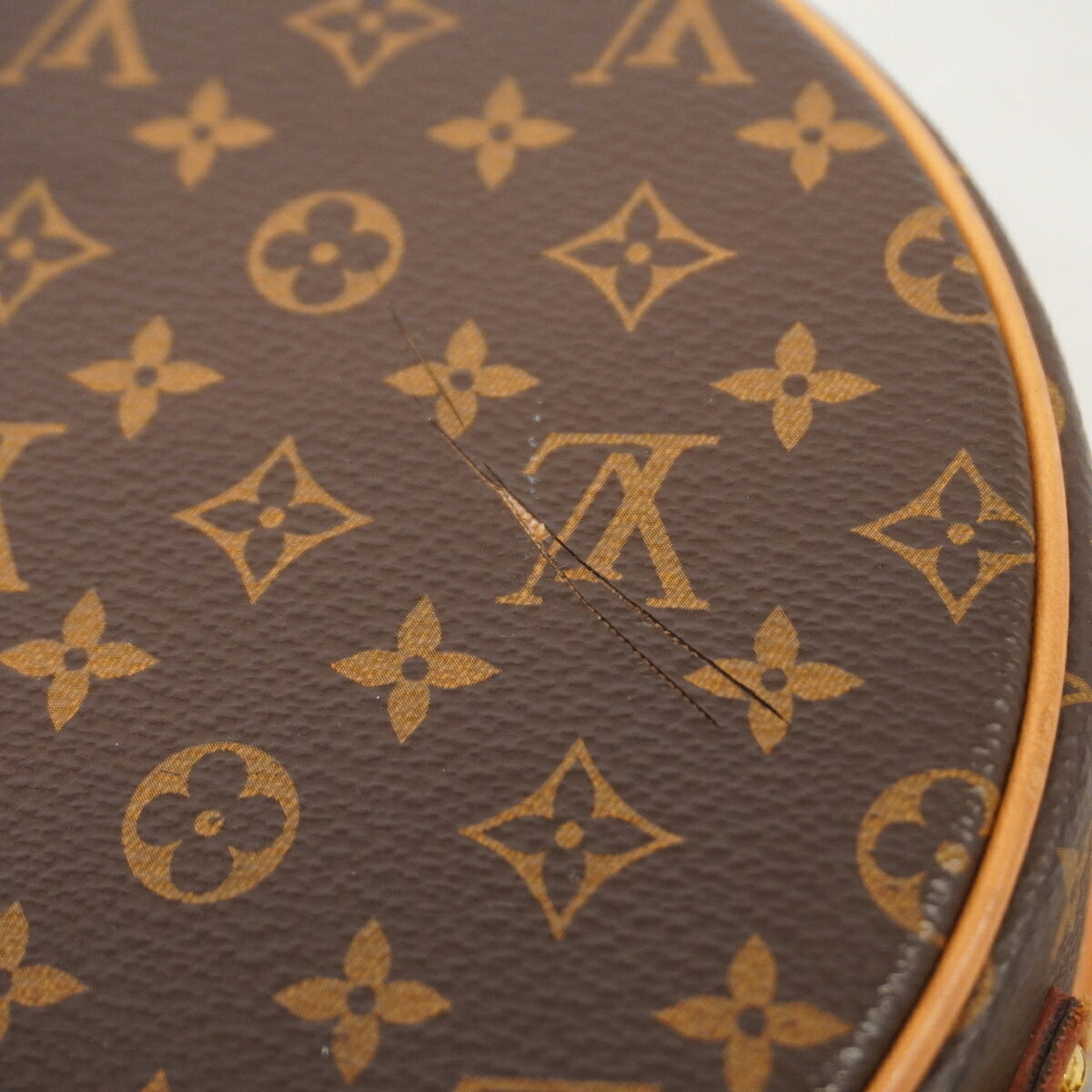 Louis Vuitton Brown Shoulder Bag (Pre-Owned)