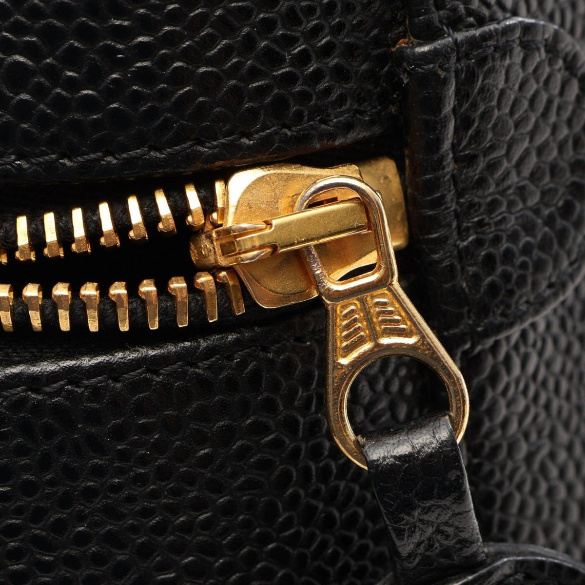 Chanel Black Grained Calfskin Handbag (Pre-Owned)