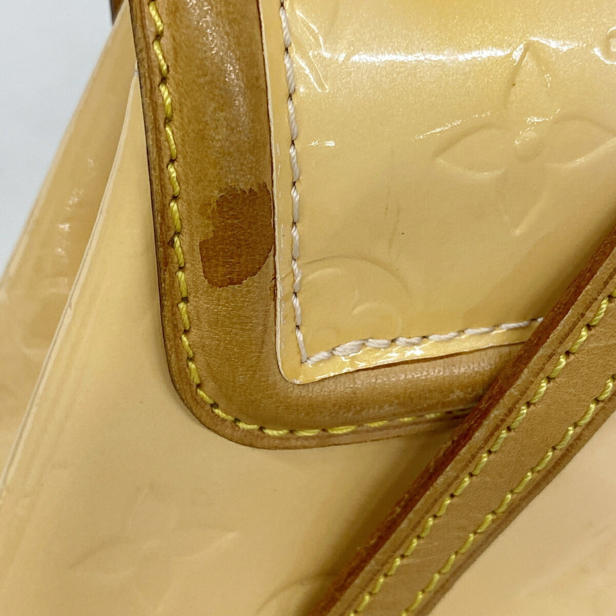 Louis Vuitton Pink Shoulder Bag (Pre-Owned)