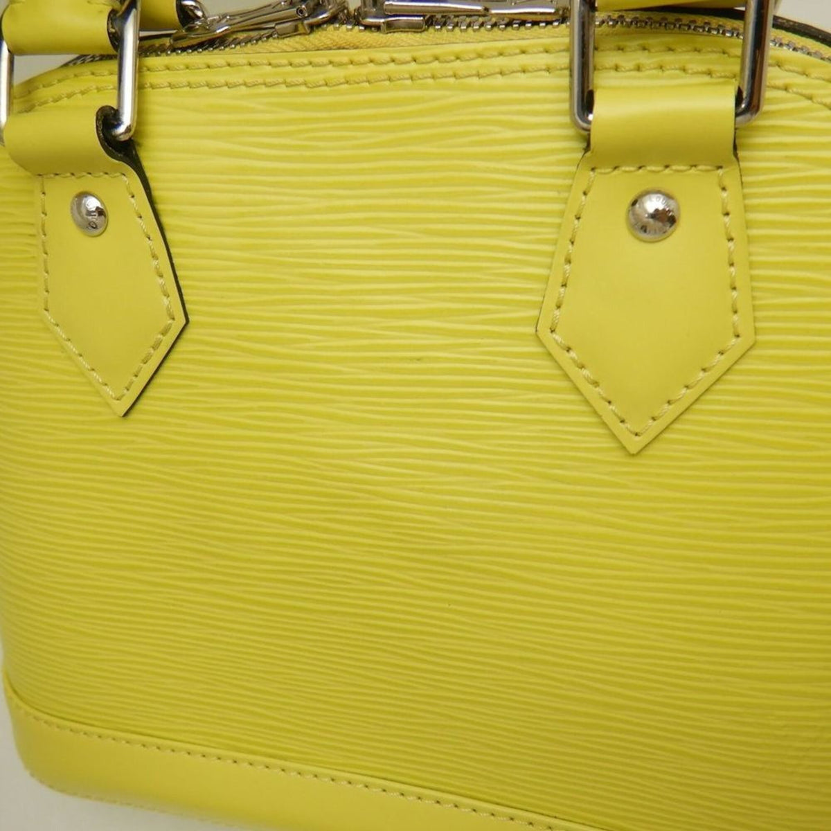 Louis Vuitton Epi Silver Epi Leather Handbag (Pre-Owned)