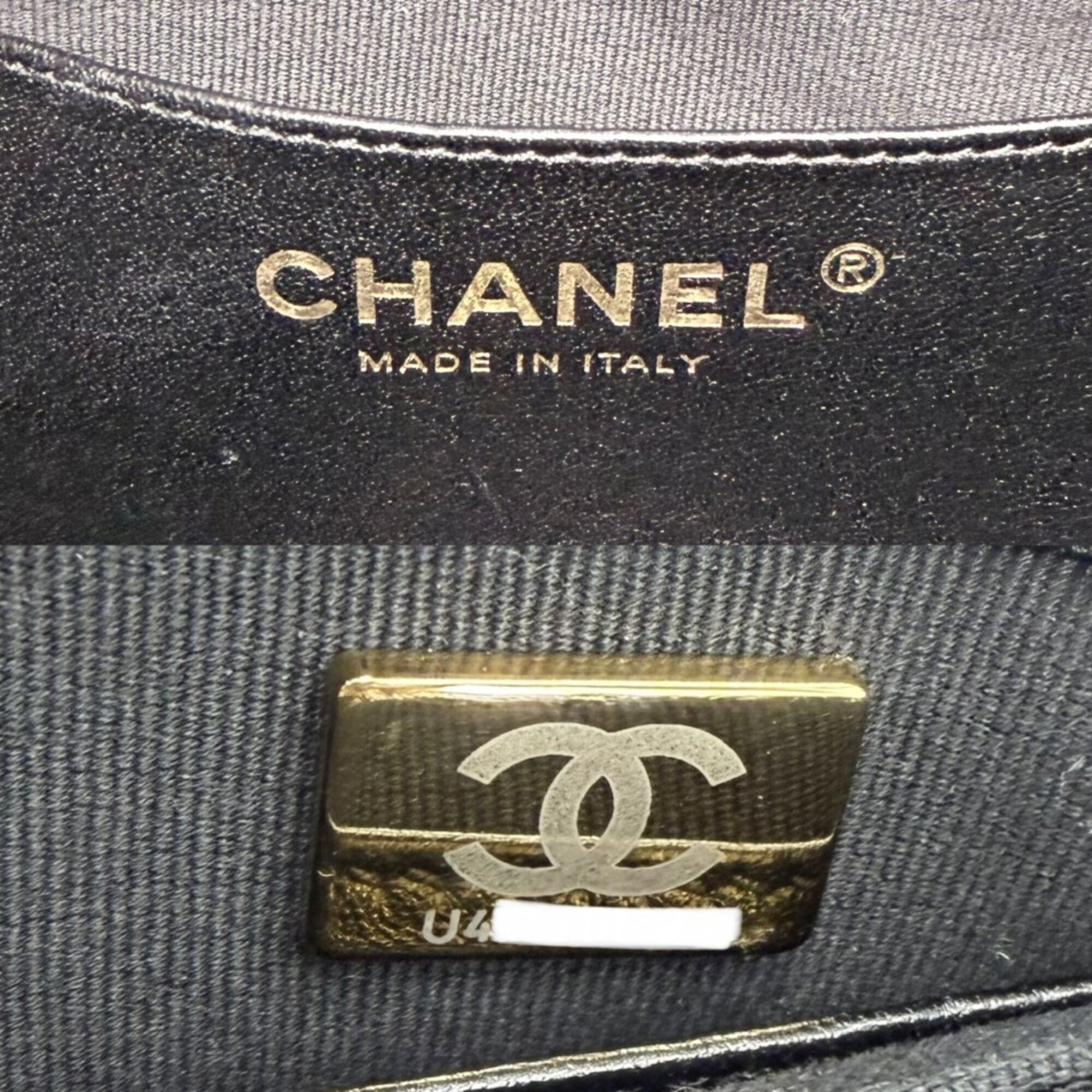 Chanel Matelasse Black Leather Pochette Shoulder Bag (Pre-Owned)