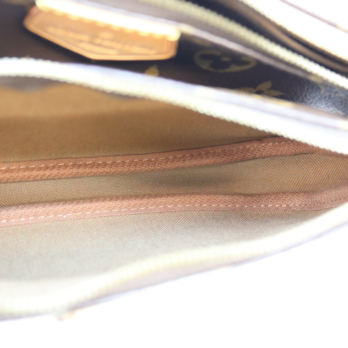 Louis Vuitton Brown Monogram Shoulder Bag (Pre-Owned)