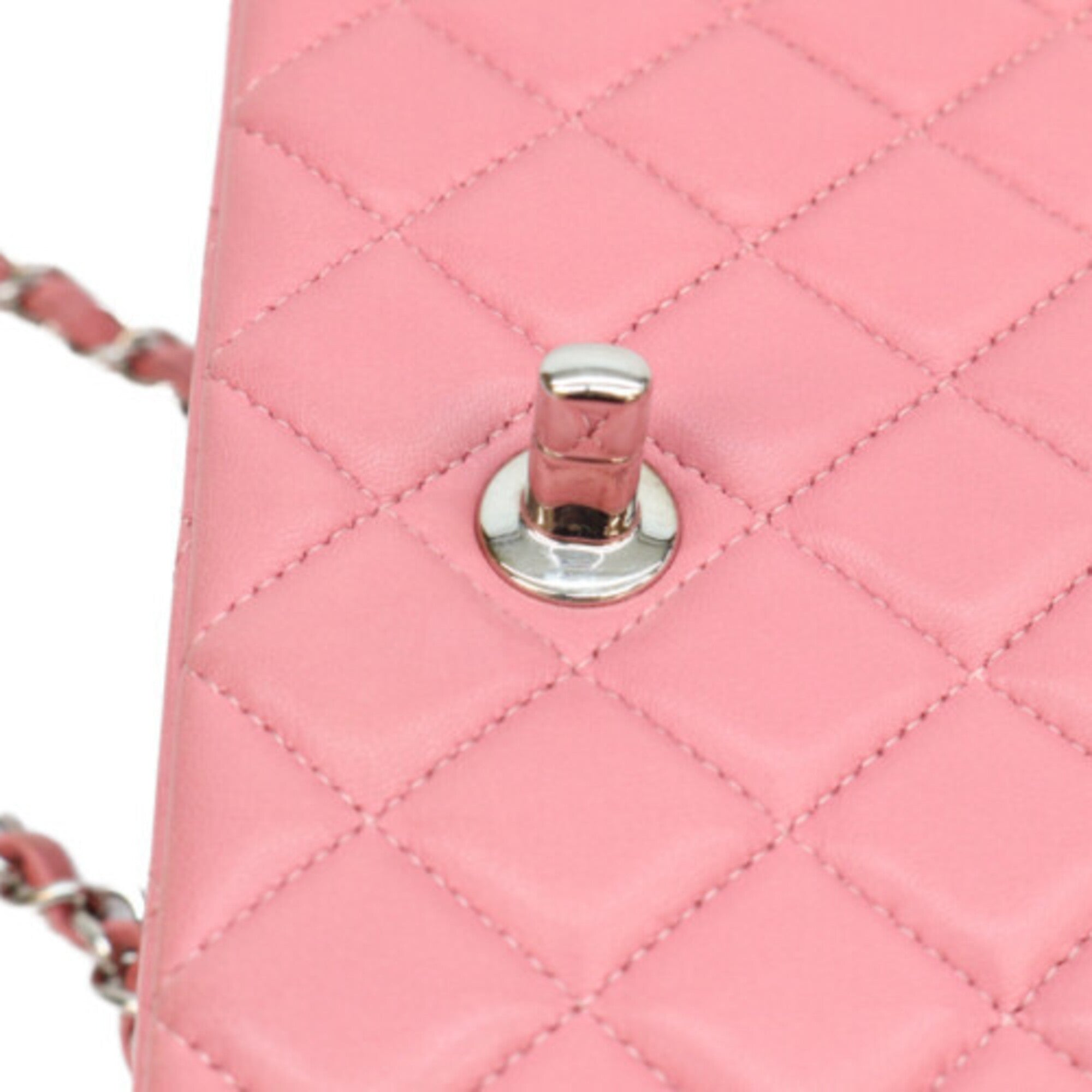 Chanel Pink Leather Shoulder Bag (Pre-Owned)