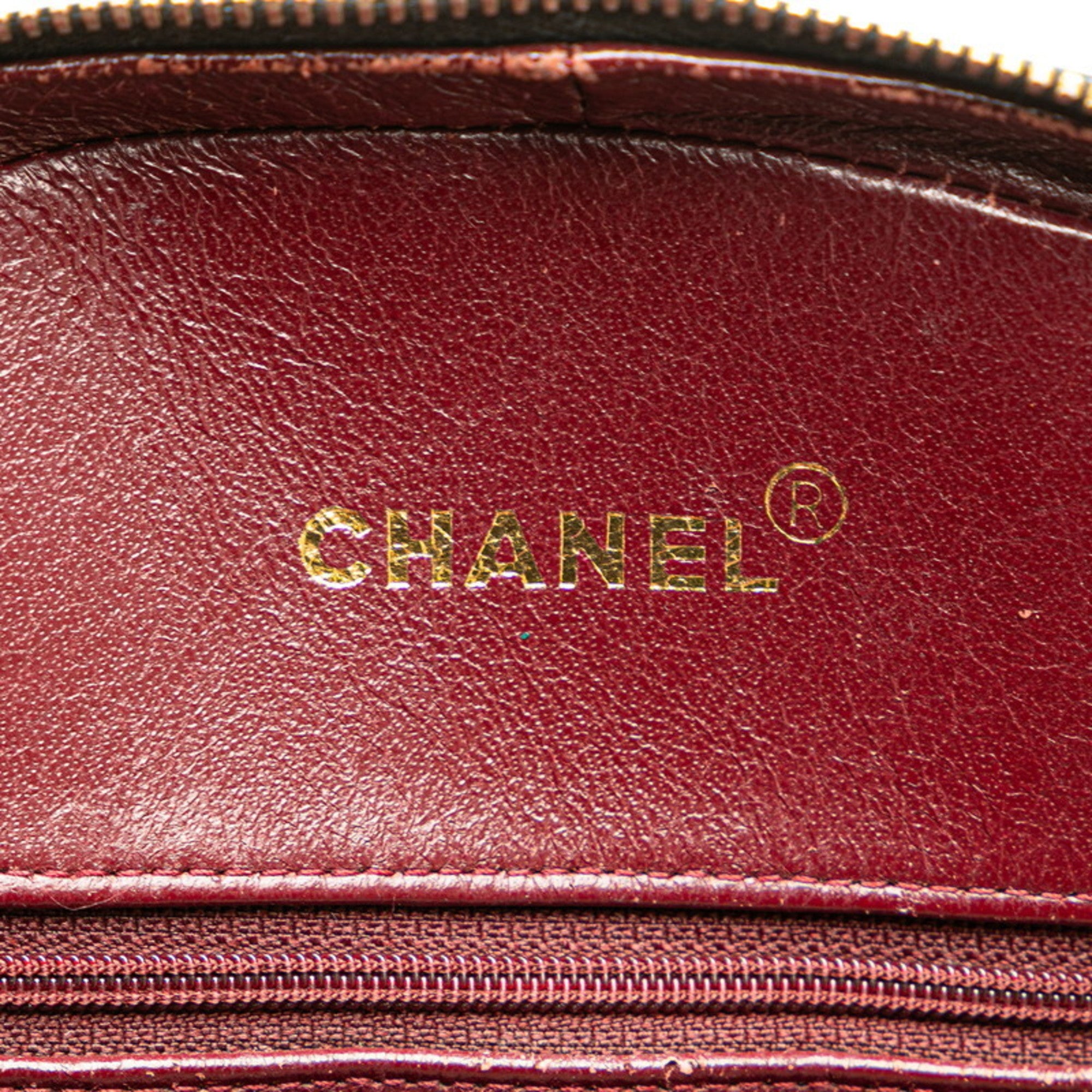 Chanel Matelasse Black Leather Handbag (Pre-Owned)